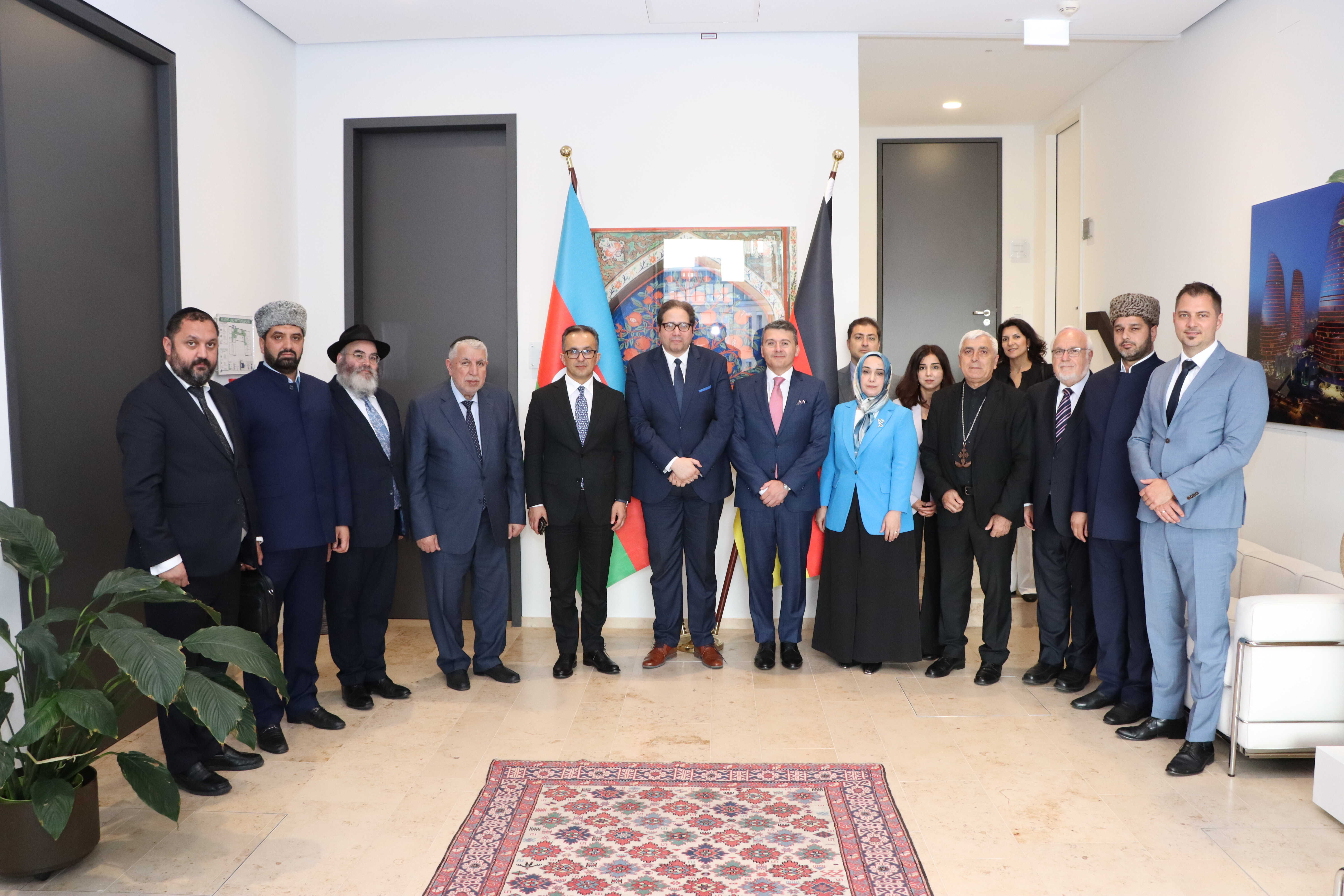 Azərbaycan nümayəndə heyəti Almaniyada müxtəlif dini konfessiyaların nümayəndələri ilə görüşüb