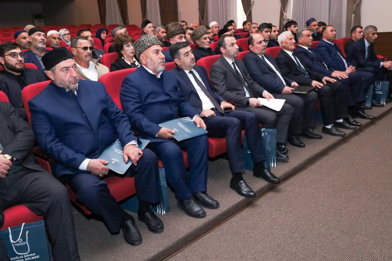 Şamaxıda “Dini tolerantlıq – cəmiyyətdə birgəyaşayış ənənəsinin təminatçısı” mövzusunda regional konfrans keçirilib - Image 10