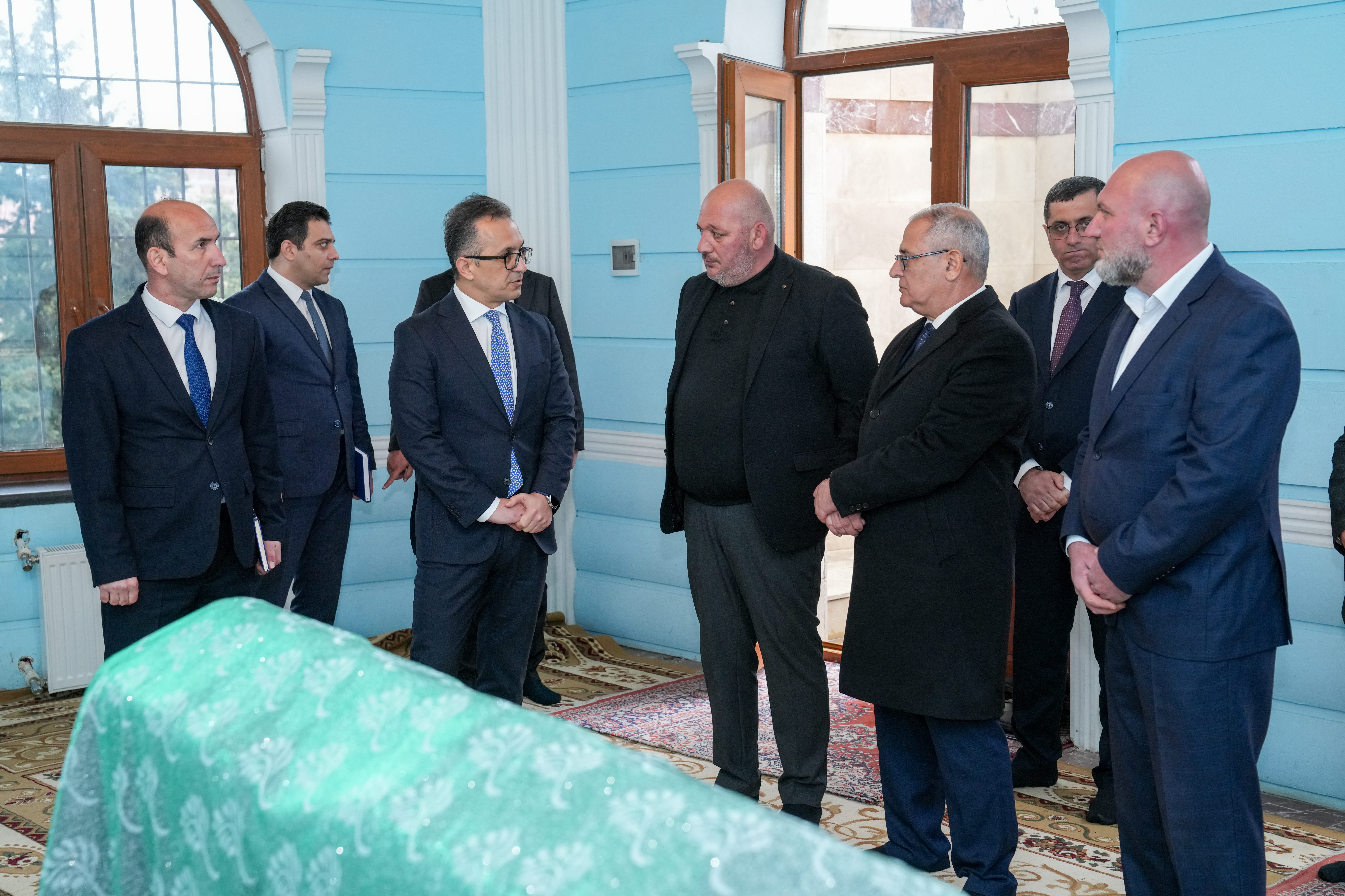 Dövlət Komitəsinin sədri Bakıda fəaliyyət göstərən ziyarətgahlarda olub - Image 10