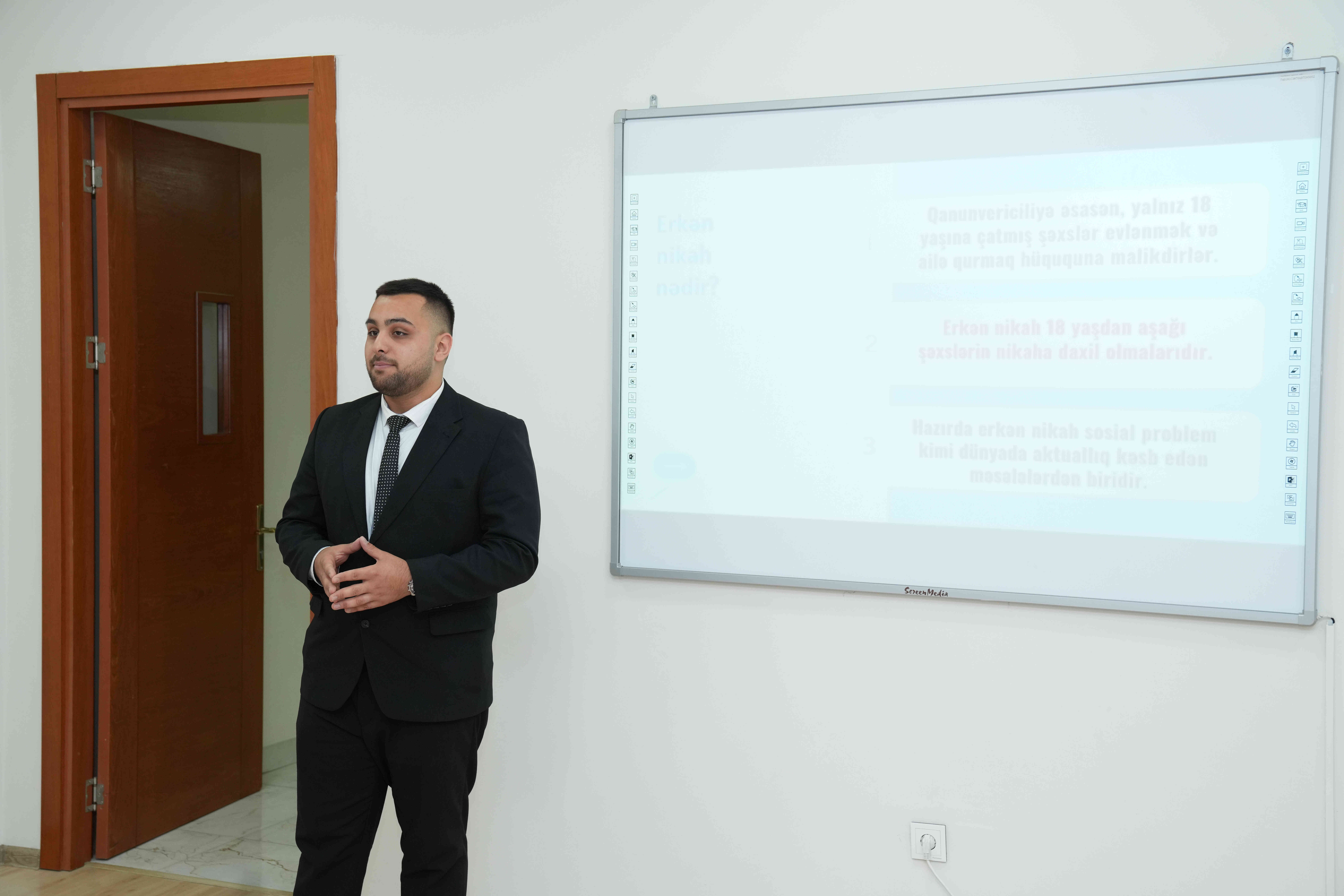 Azərbaycan İlahiyyat İnstitutunda “Ailə dəyərlərimizə gənclərin baxışı” mövzusunda açıq dərs formatında tədbir keçirilib - Image 39