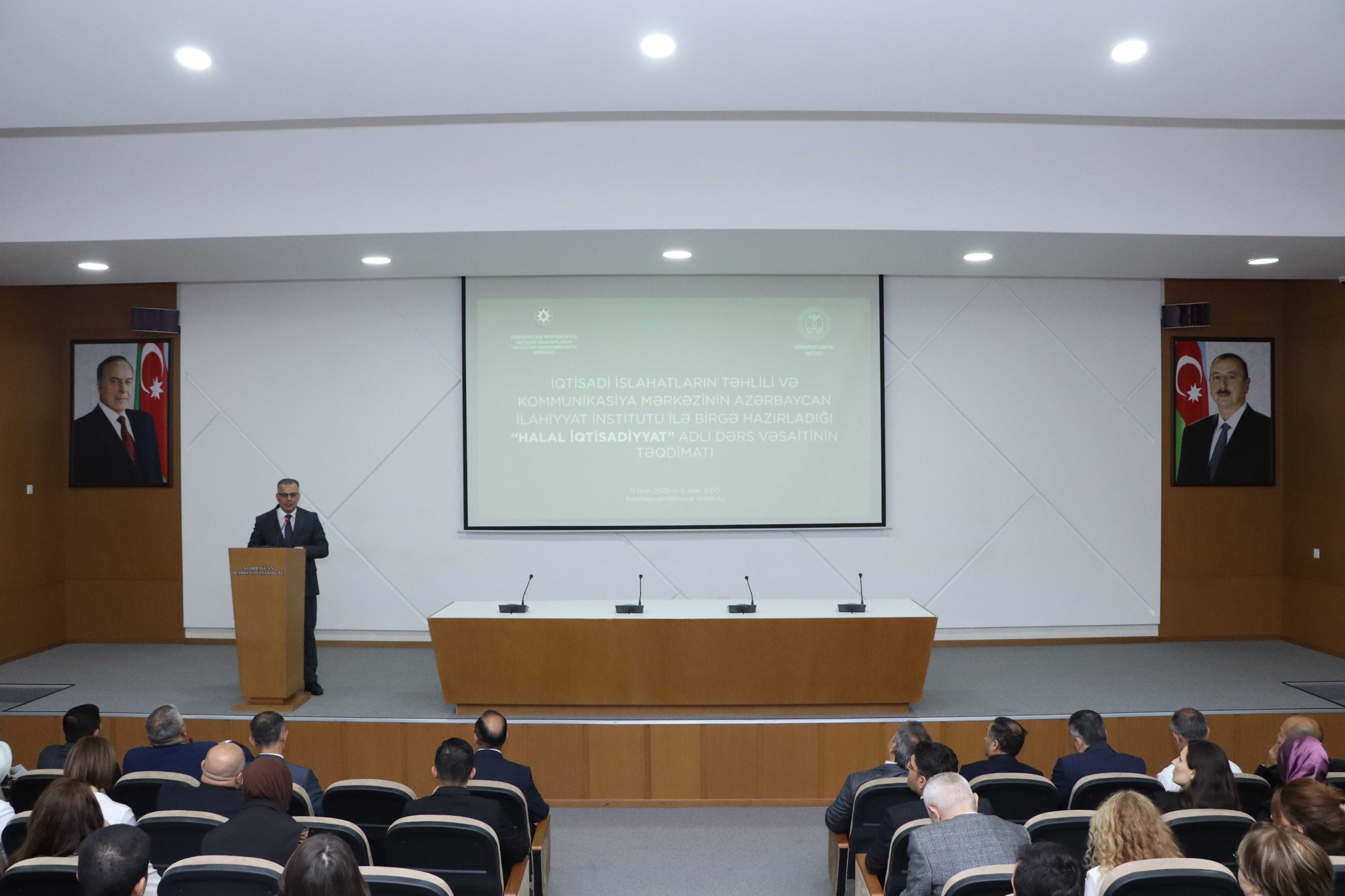 “Halal iqtisadiyyat” adlı dərs vəsaitinin təqdimatı keçirilib - Image 4