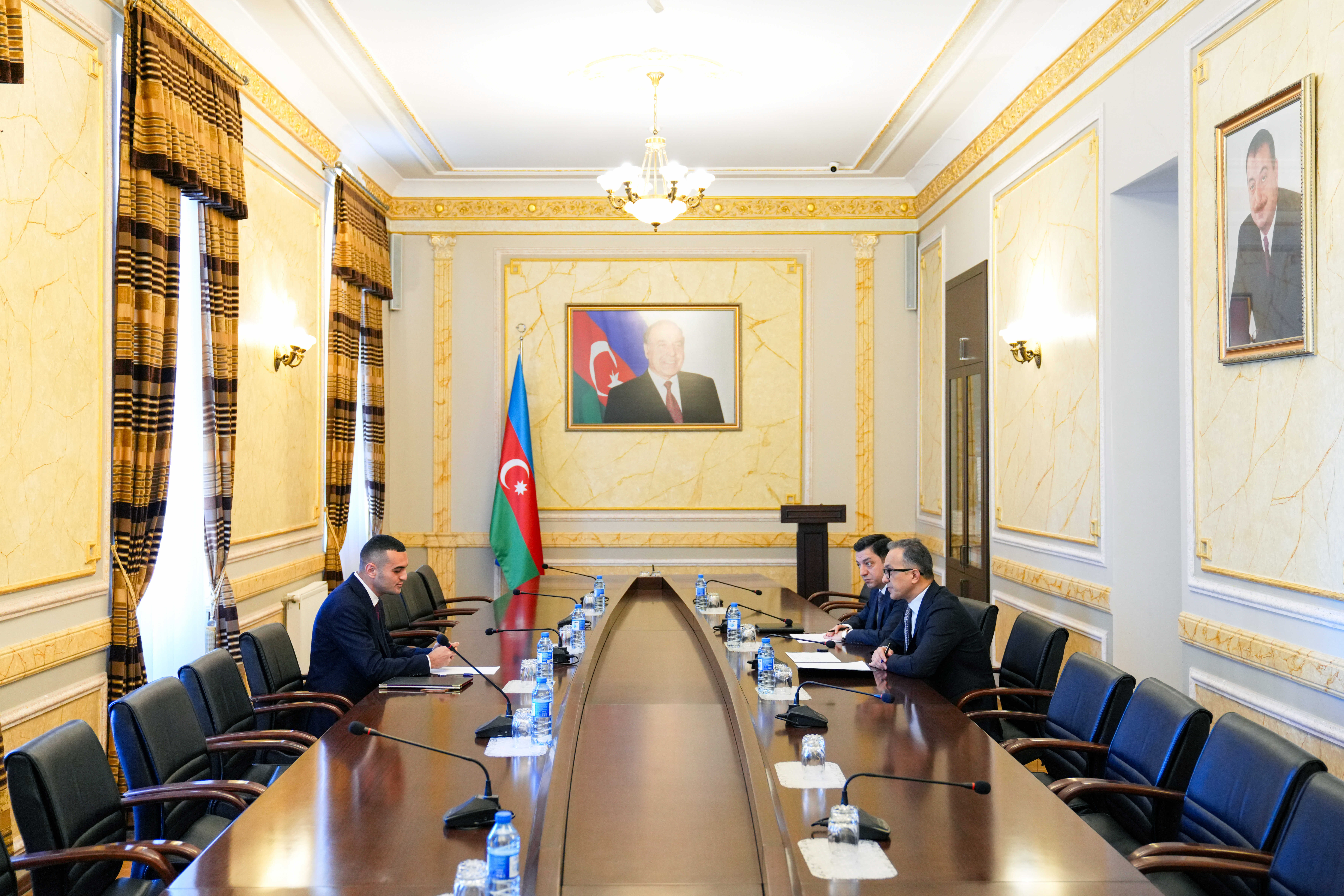 Dövlət Komitəsinin sədri Bakı şəhərində vətəndaşları qəbul edib - Image 1