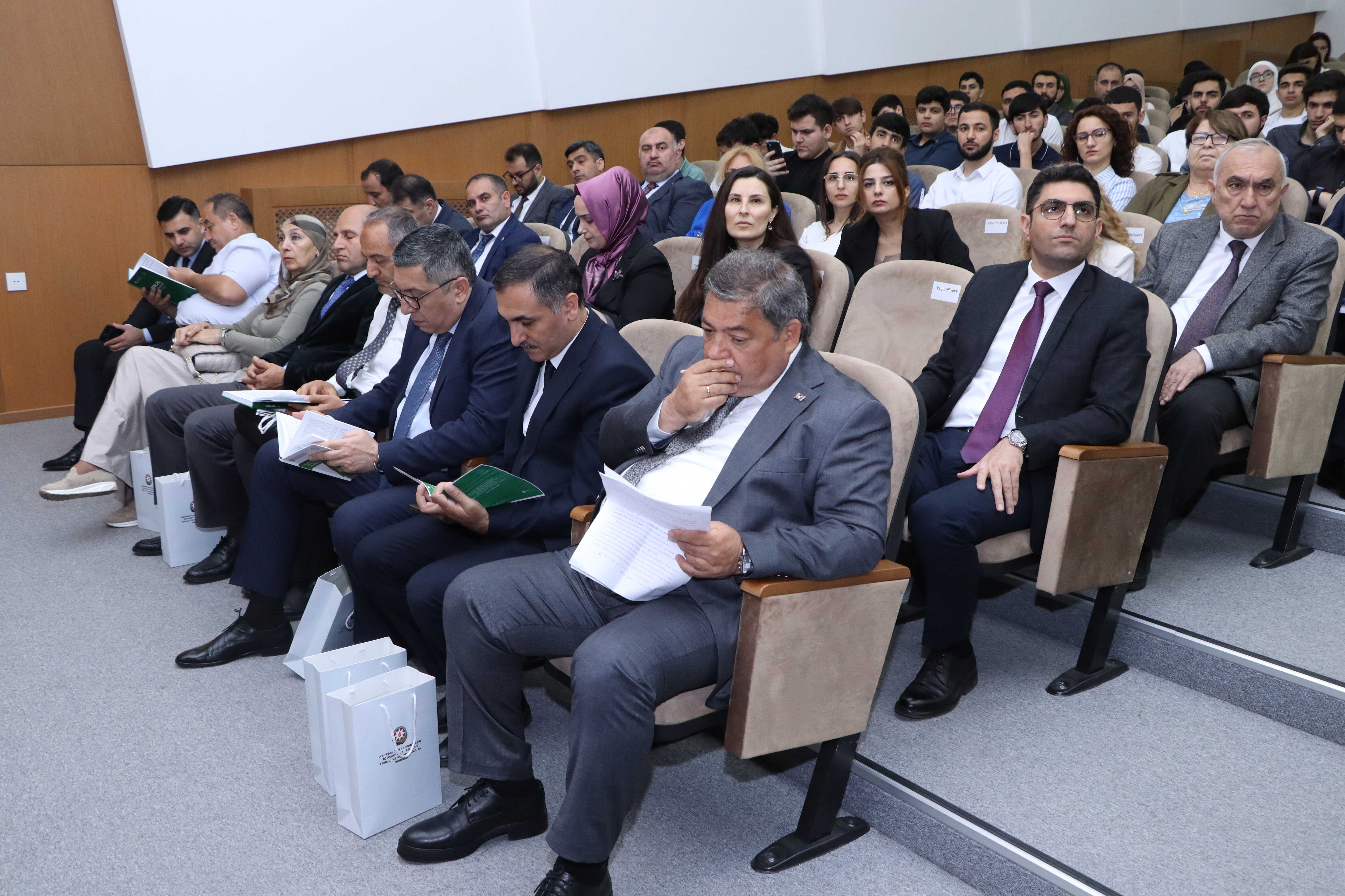“Halal iqtisadiyyat” adlı dərs vəsaitinin təqdimatı keçirilib - Image 6