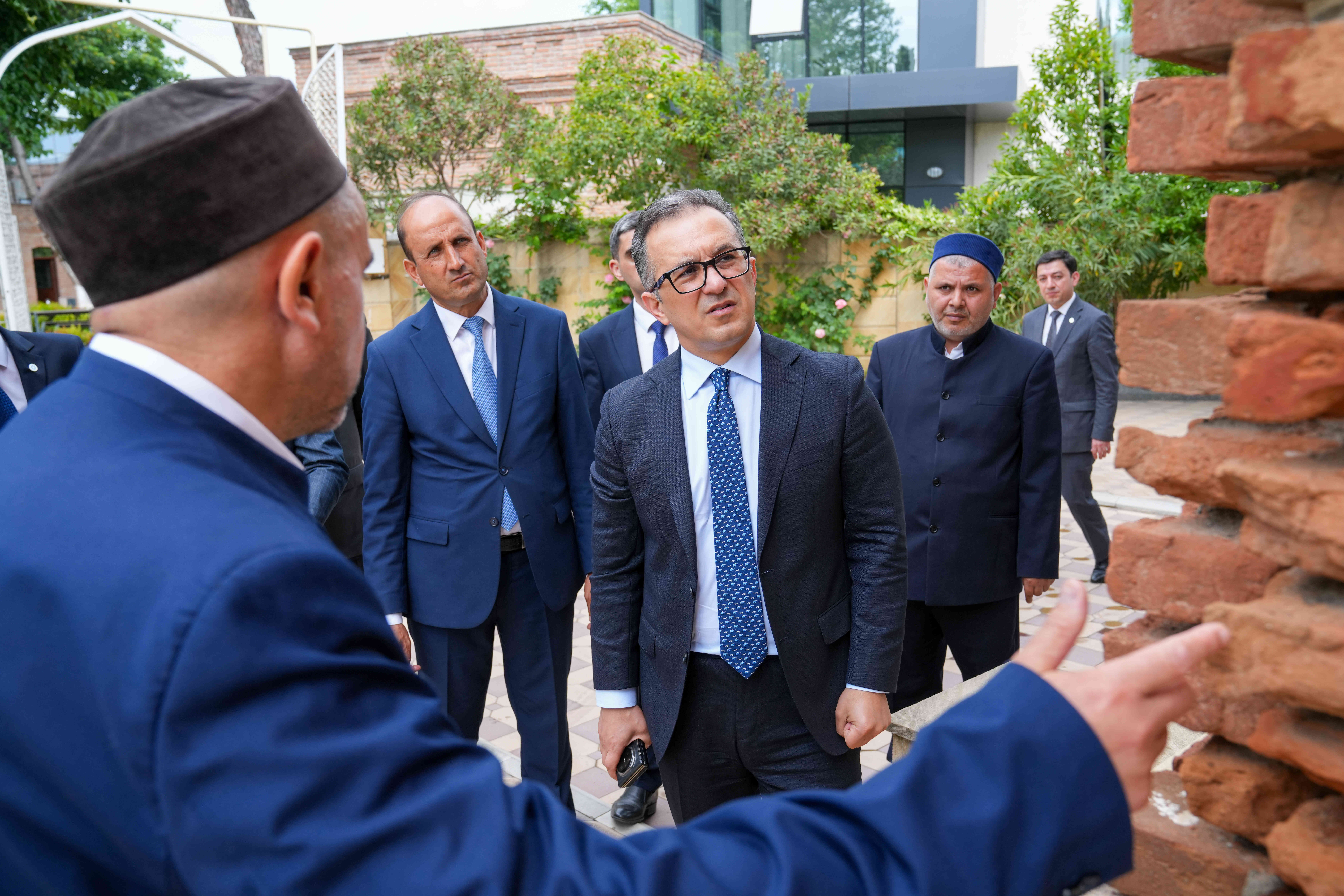 Komitə sədri Qazaxda yerləşən dini ibadətgahların fəaliyyəti ilə tanış olub - Image 11