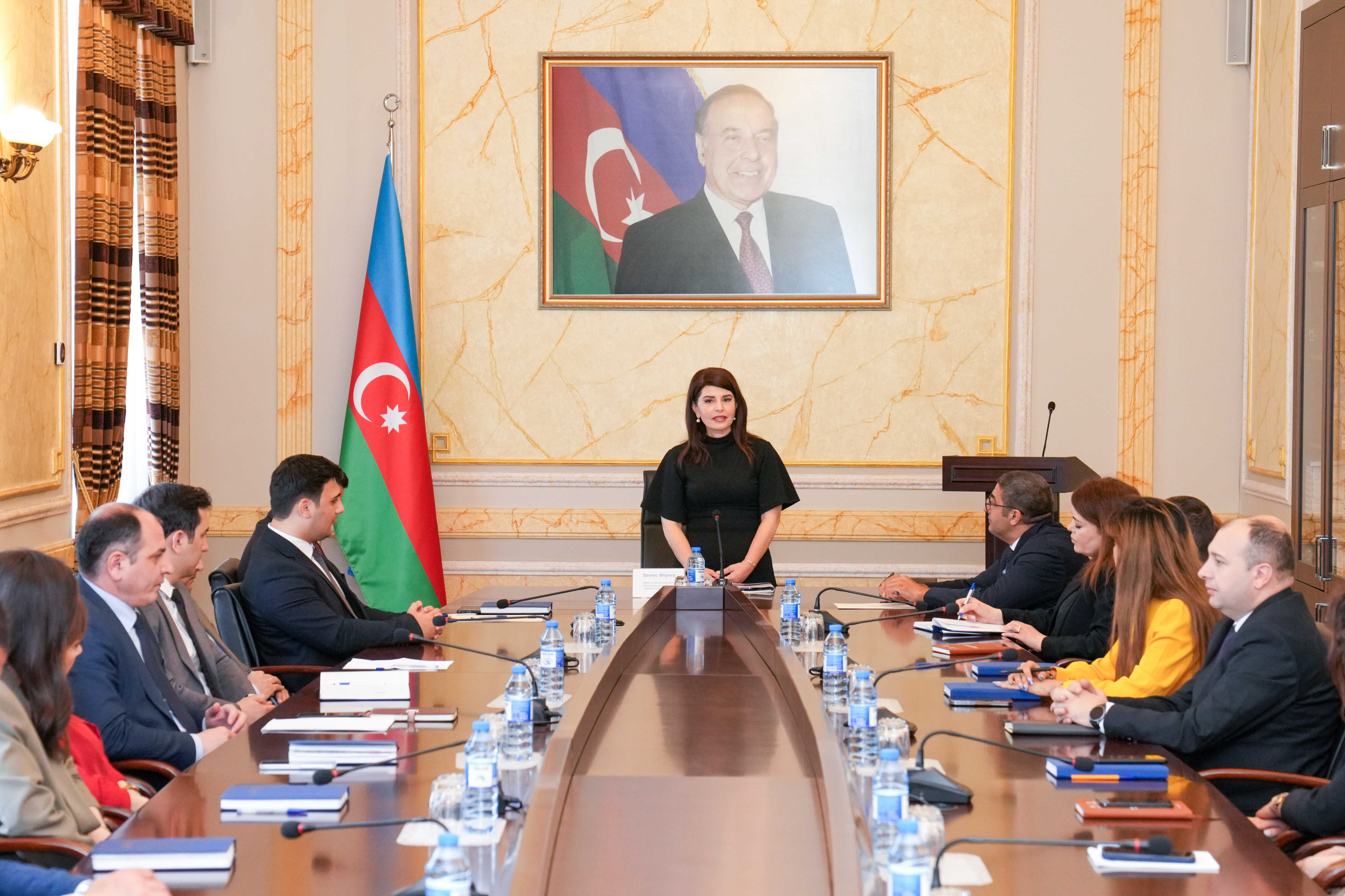Dövlət Komitəsində Azərbaycan ədəbi dilinin düzgün tətbiq olunması ilə bağlı təlim keçirilib