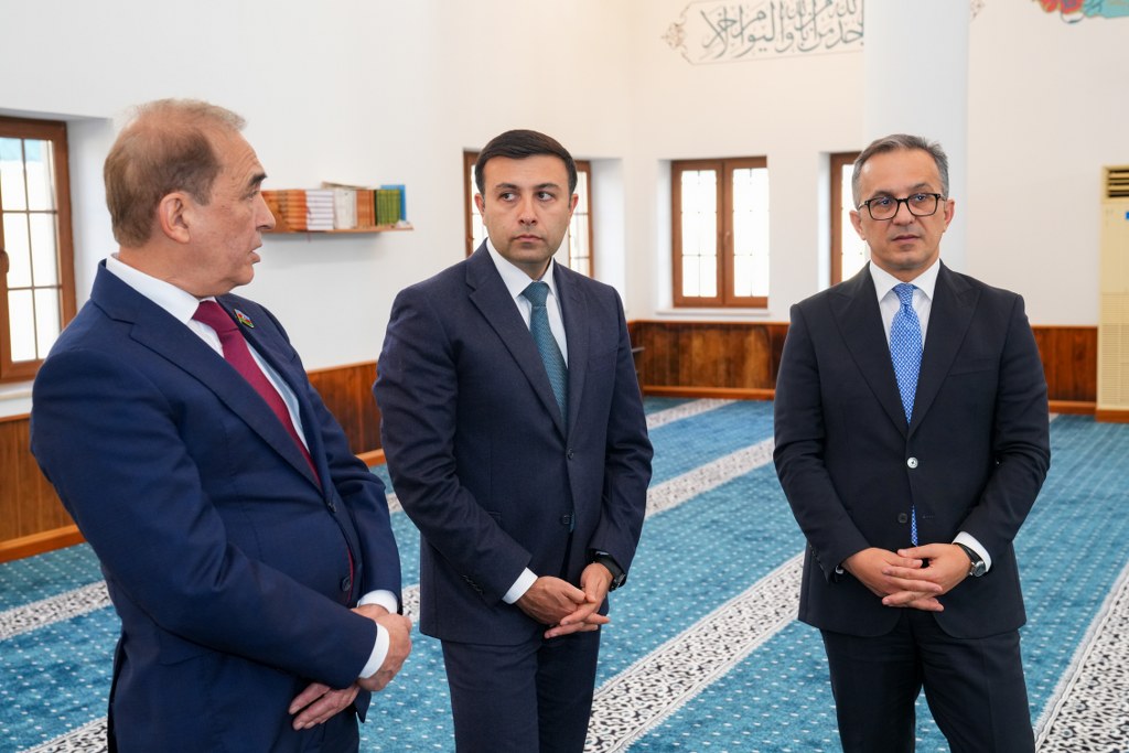 Dövlət Komitəsinin sədri Göyçayda məscidi ziyarət edib - Image 3