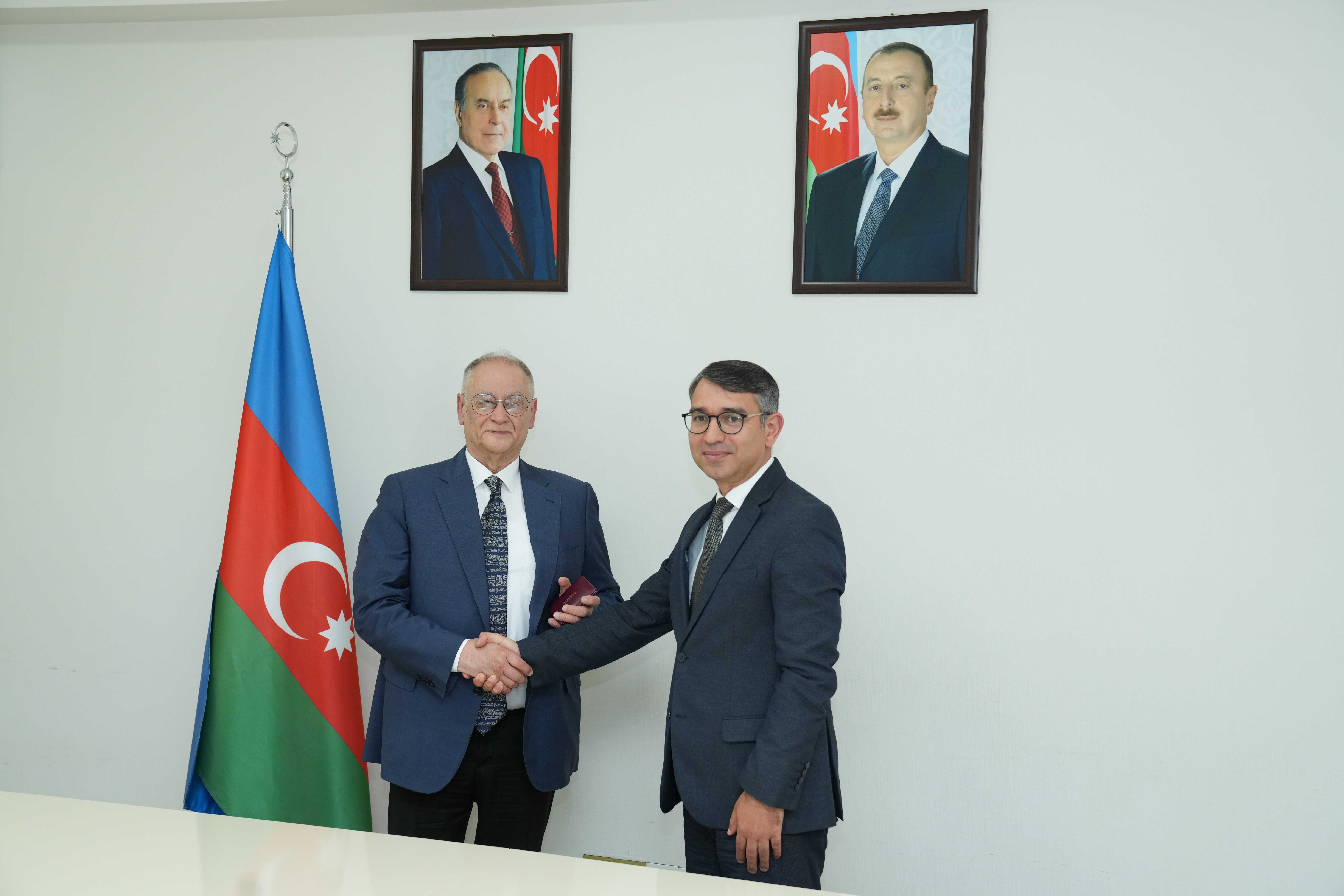 Dövlət Komitəsi yanında İctimai Şuranın üzvlərinə vəsiqələr təqdim edilib - Image 5