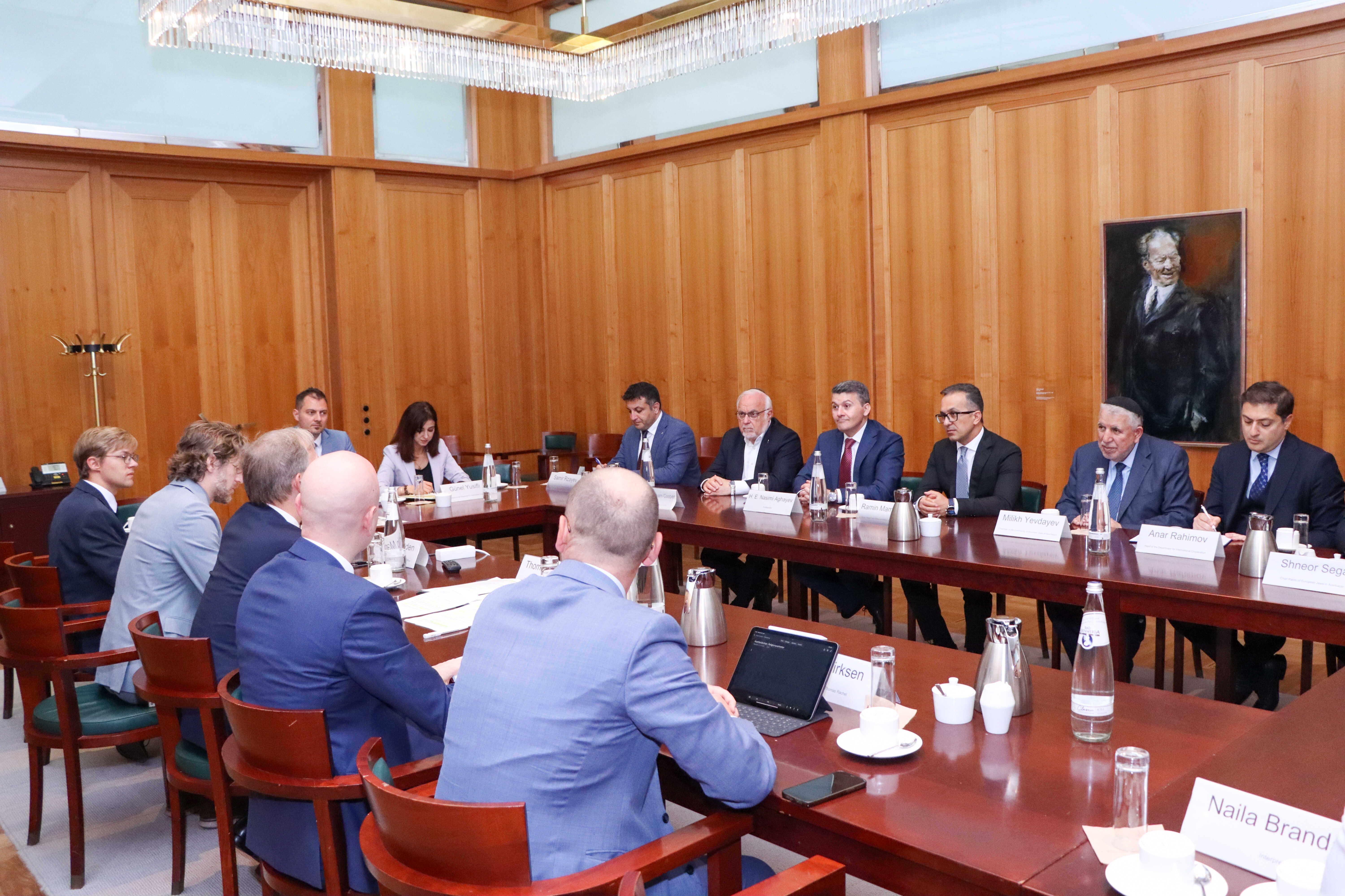 Komitə sədri Almaniya Federal Hökumətinin Dini Azadlıq üzrə Komissarı ilə görüşüb - Image 11