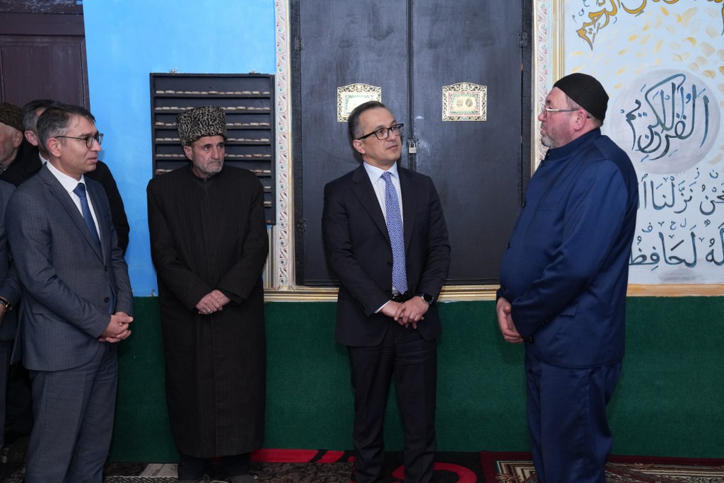 Dövlət Komitəsinin sədri Siyəzən rayonunda yerləşən məscidlərin fəaliyyəti ilə tanış olub - Image 8
