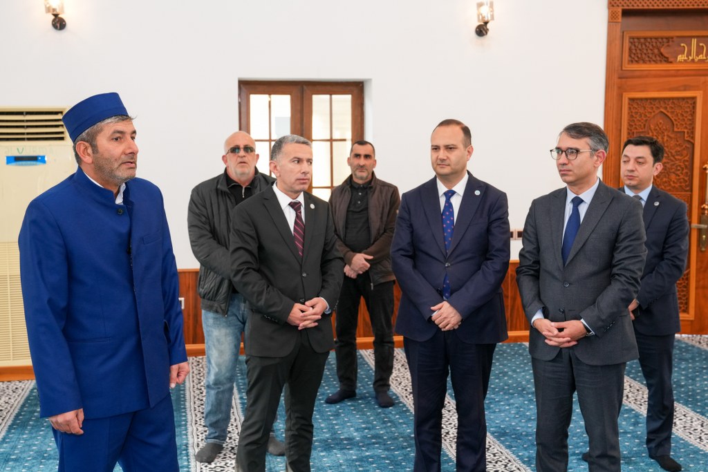 Dövlət Komitəsinin sədri Göyçayda məscidi ziyarət edib - Image 5