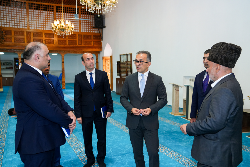 Dövlət Komitəsinin sədri Cəlilabad şəhərində məscidləri ziyarət edib - Image 4