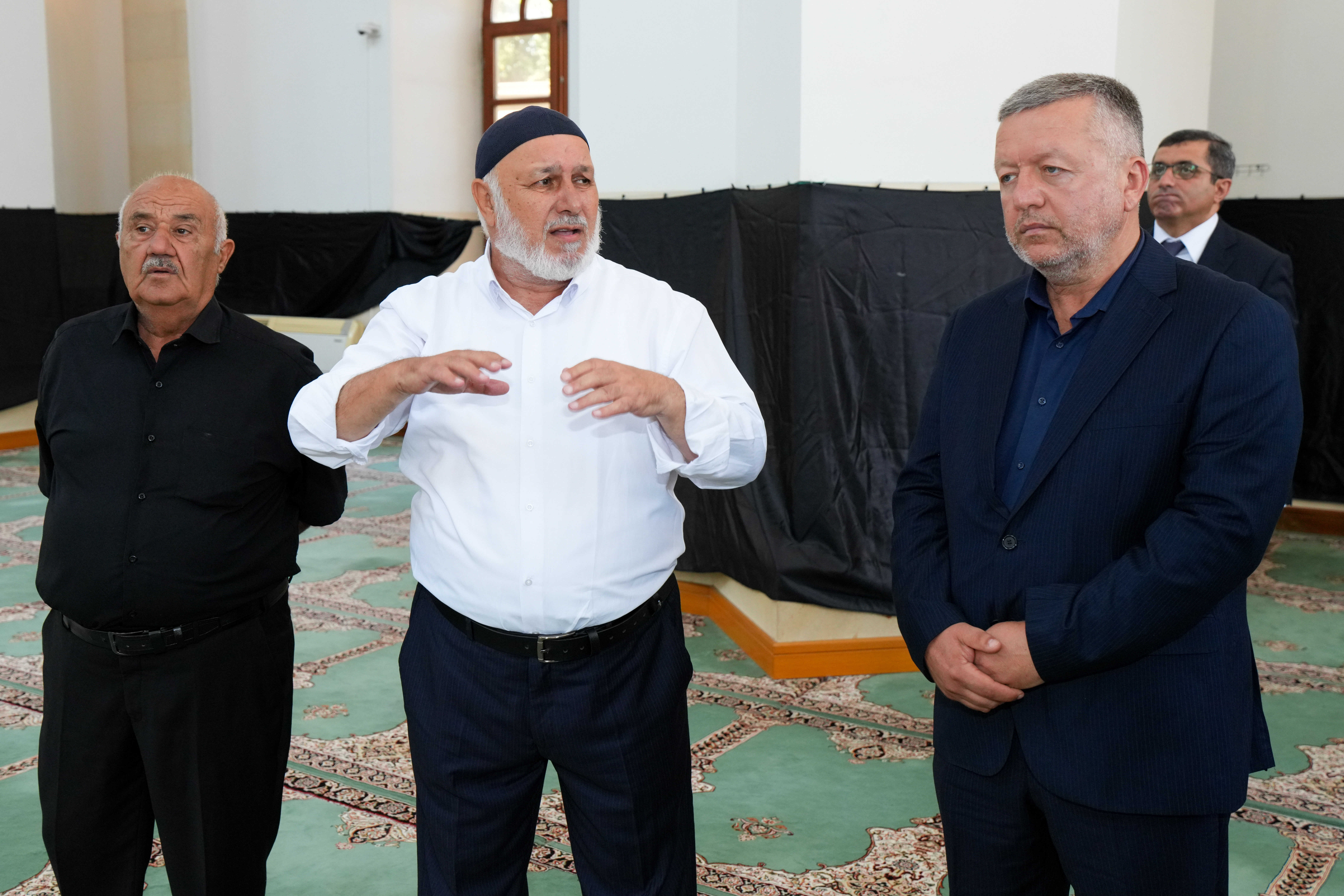 Komitə sədri Xəzər rayonundakı "Pir Həsən" ziyarətgahını və Buzovna “Cümə” məscidini ziyarət edib - Image 19