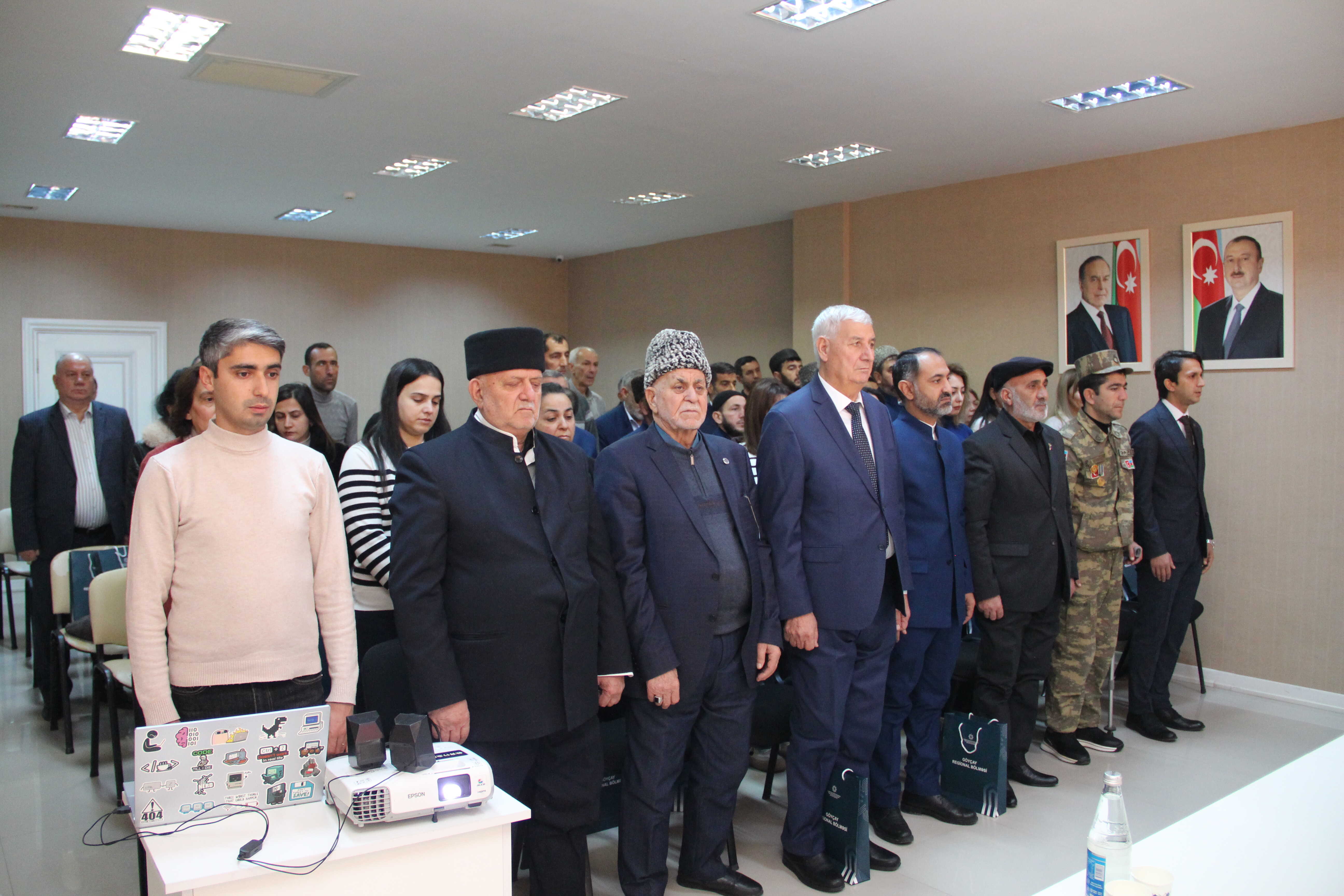 Ucar rayonunda “Vətənpərvərlik və milli–mənəvi dəyərlər” mövzusunda konfrans keçirilib - Image 3