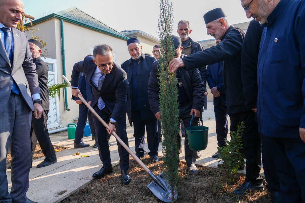 “Yaşıl gələcək naminə” aksiyası davam etdirilir - Image 1
