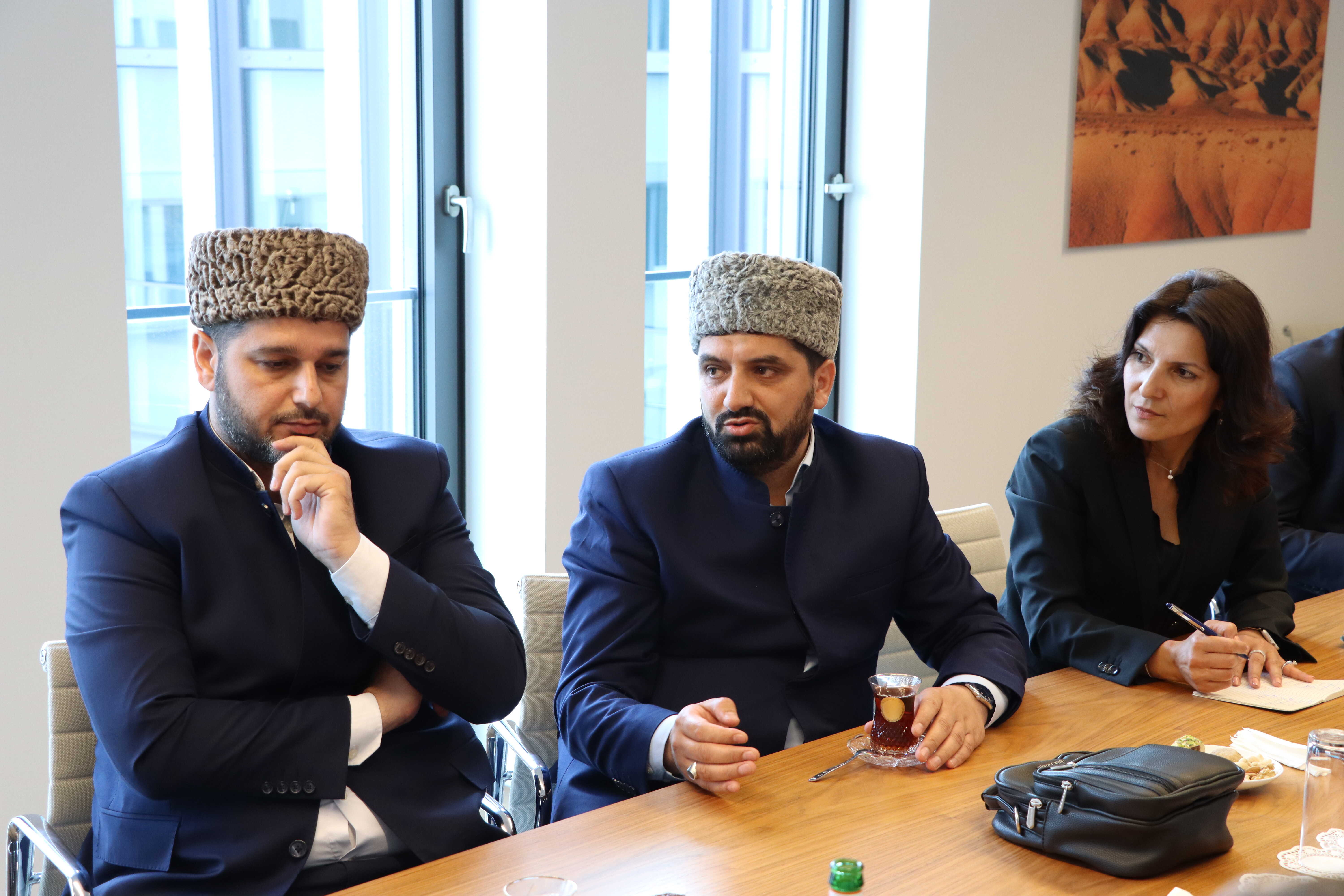 Azərbaycan nümayəndə heyəti Almaniyada müxtəlif dini konfessiyaların nümayəndələri ilə görüşüb - Image 13