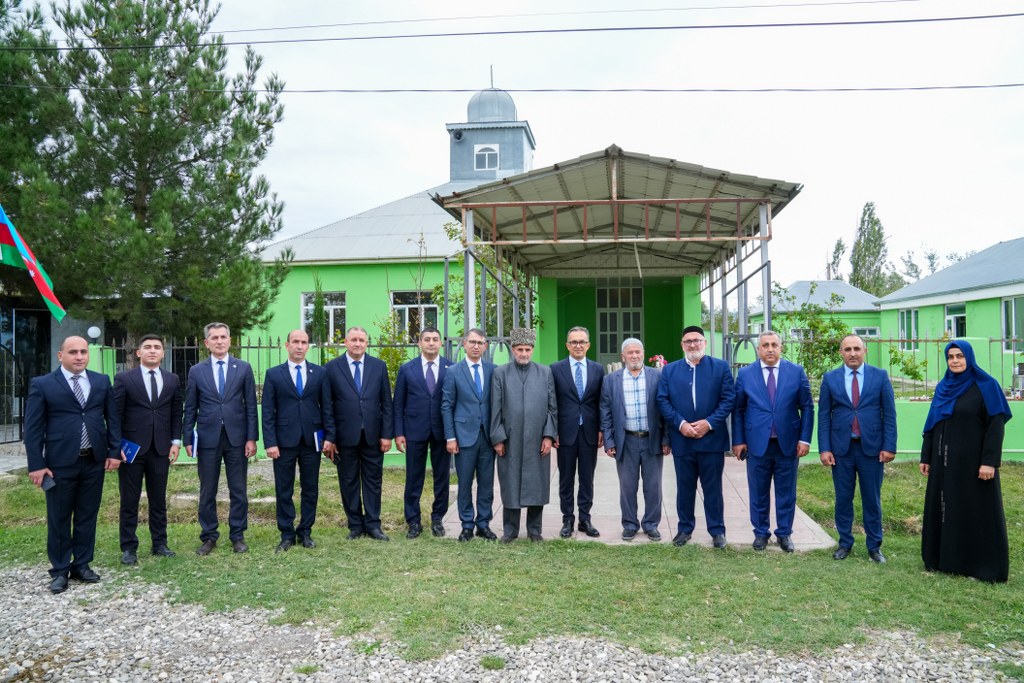 Dövlət Komitəsinin sədri Şabran rayonunda məscidlərin fəaliyyəti ilə tanış olub - Image 1