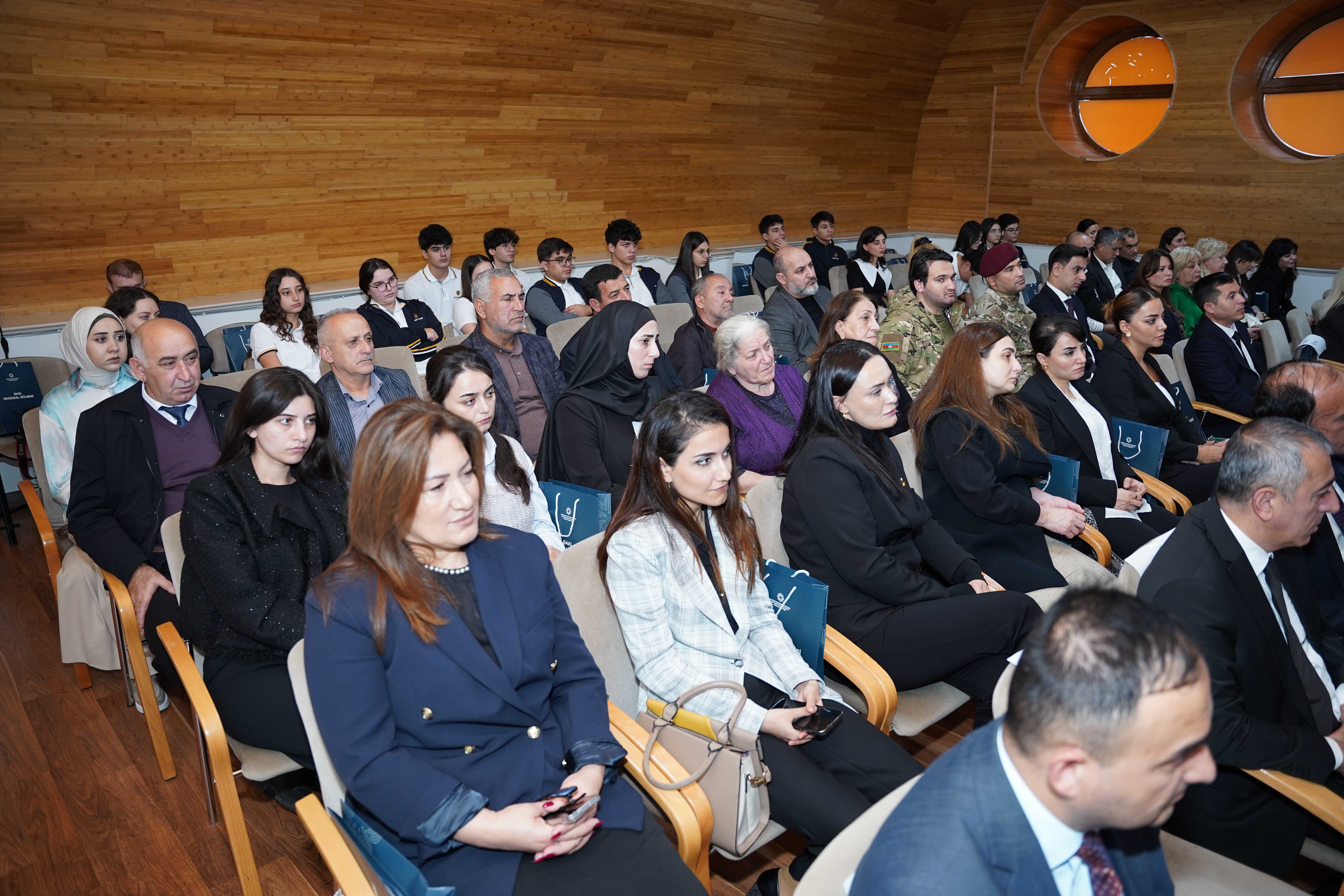 Binəqədidə “Zəfərin Qəhrəmanları: Şəhidlər və Qazilər” mövzusunda tədbir təşkil olunub - Image 10