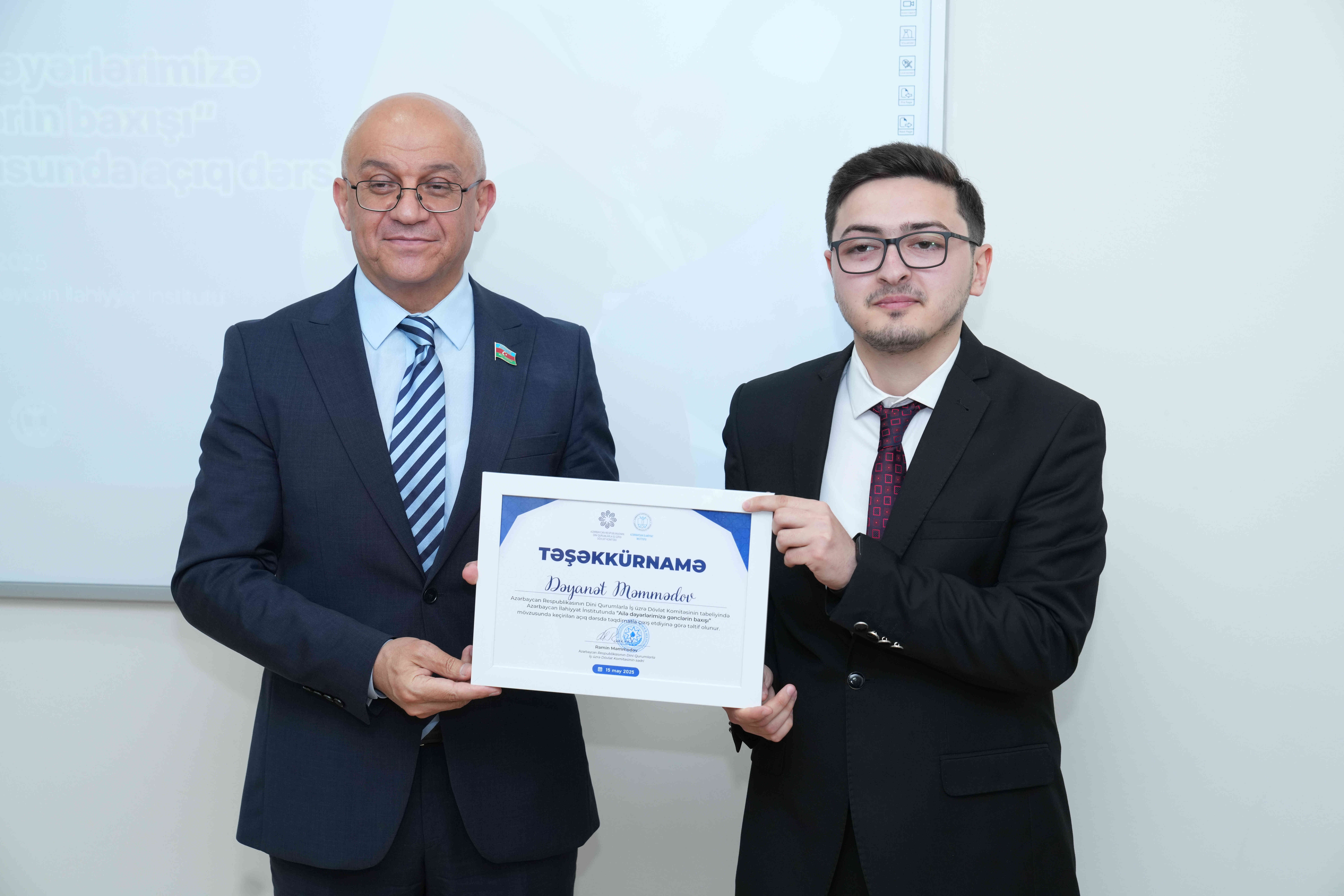 Azərbaycan İlahiyyat İnstitutunda “Ailə dəyərlərimizə gənclərin baxışı” mövzusunda açıq dərs formatında tədbir keçirilib - Image 17