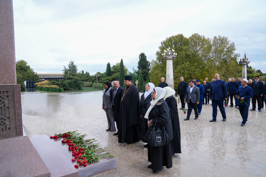 Gəncədə “İnklüziv cəmiyyət quruculuğunda din xadimlərinin rolu” mövzusunda regional konfrans keçirilir - Image 5
