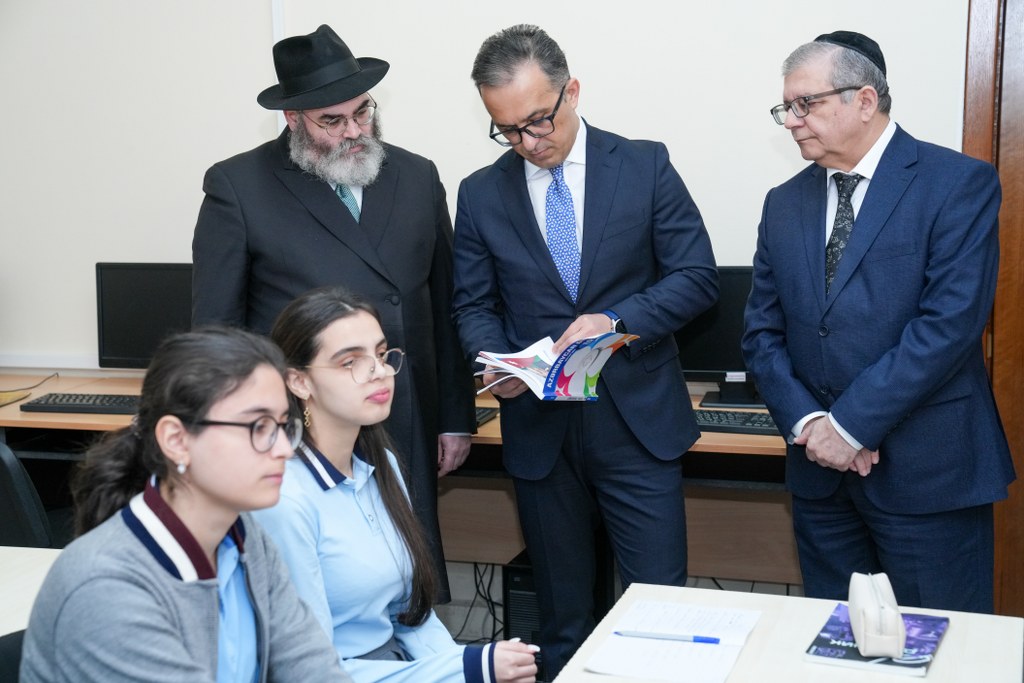 Komitə sədri “Xabad-Or-Avner” Təhsil Mərkəzində olub - Image 1