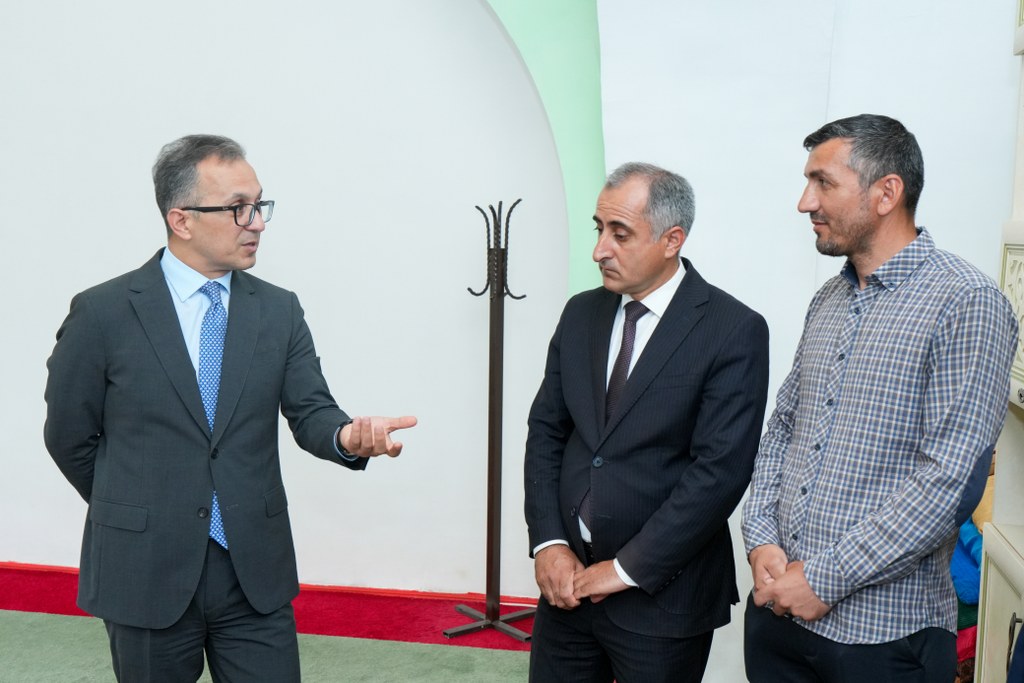Dövlət Komitəsinin sədri Qusar rayonunda məscidlərin fəaliyyəti ilə tanış olub - Image 3