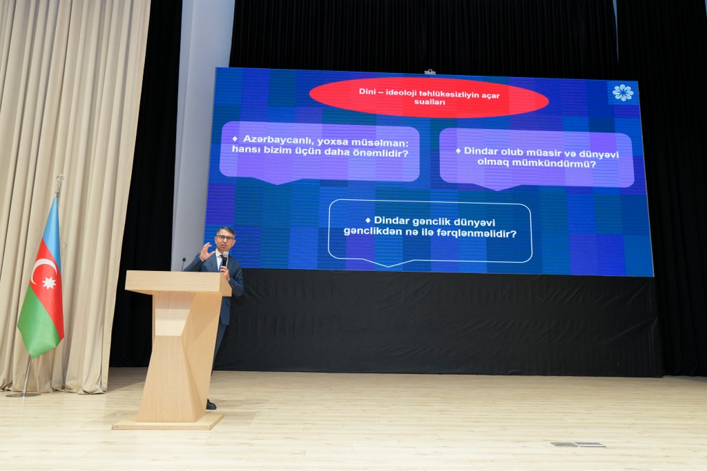 “Dini maarifləndirmə və gənclərlə iş” mövzusunda təlim proqramının açılış mərasimi keçirilib - Image 10