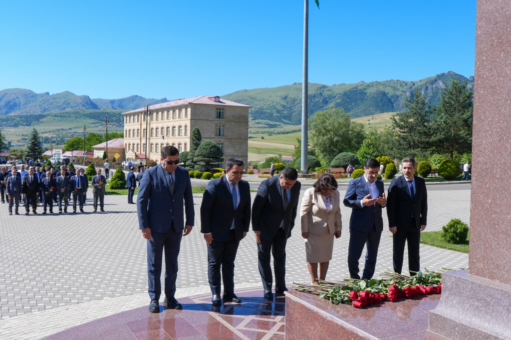 Lerikdə “Müasir dövrdə dini təhlükəsizlik və ideoloji təhdidlər” mövzusunda regional konfrans keçirilir - Image 5