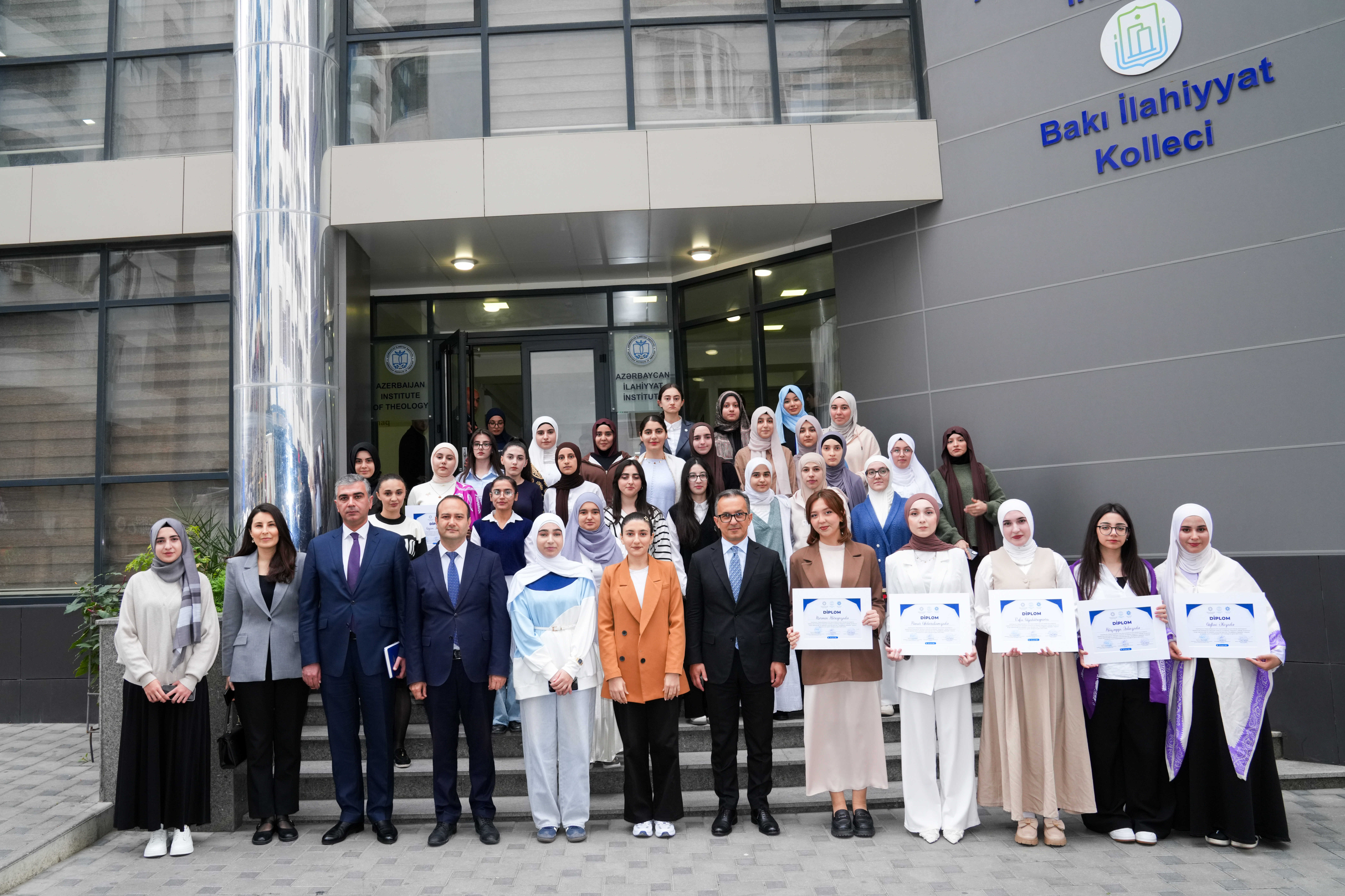 “Xurşidbanu Natəvan” təqaüd proqramı üzrə müsabiqə qaliblərinin mükafatlandırılma mərasimi keçirilib