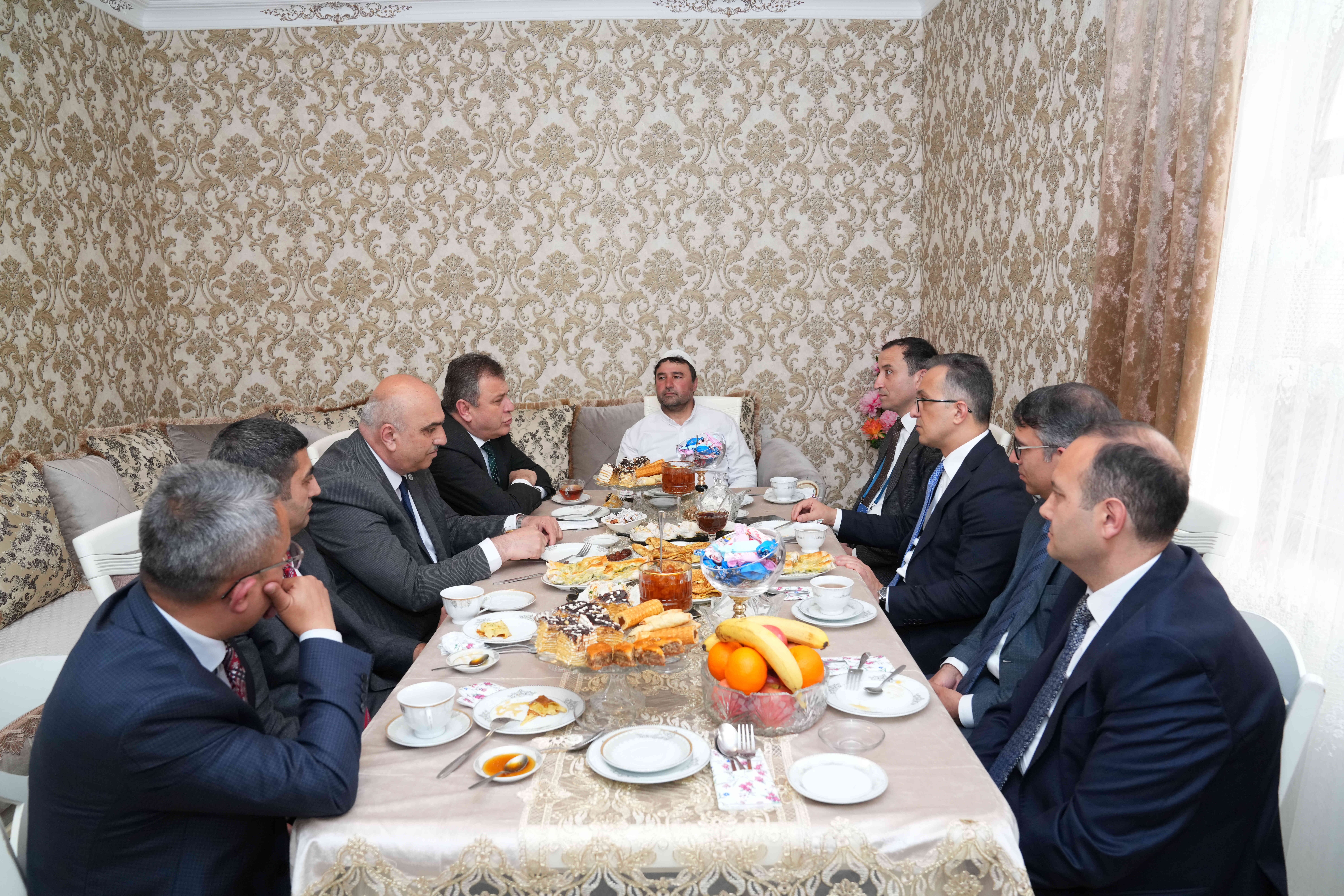Dövlət Komitəsinin sədri Zaqatalada tələbənin evini ziyarət edib - Image 2