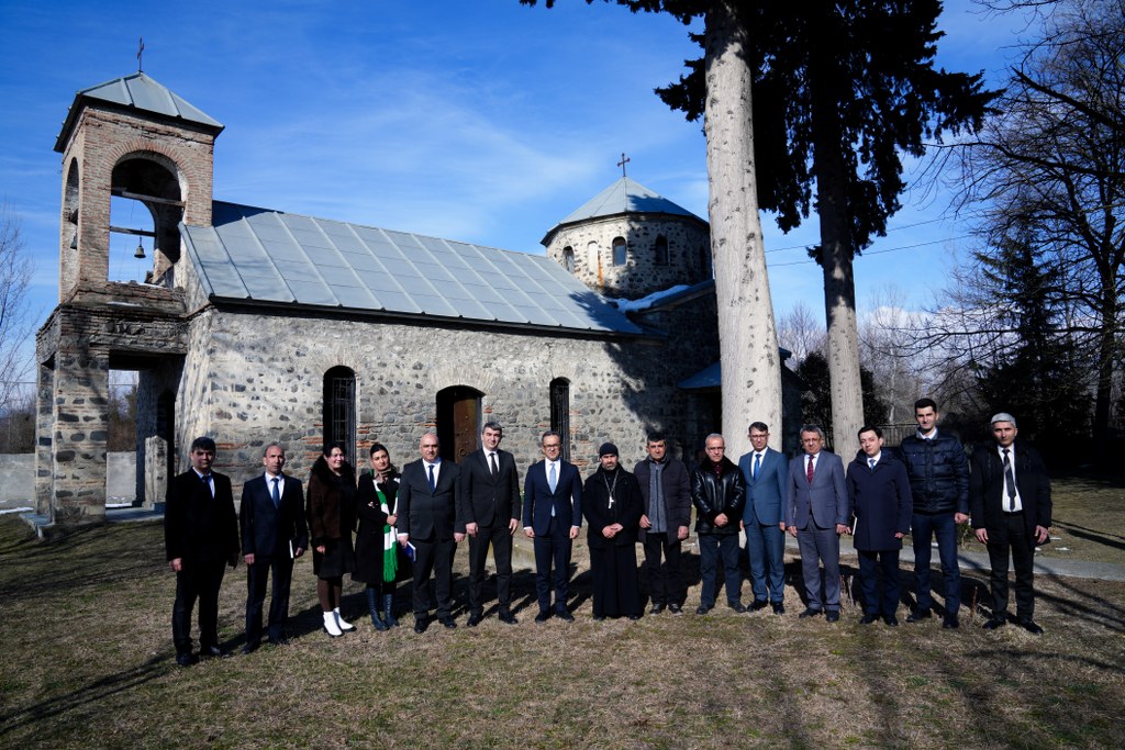Dövlət Komitəsinin sədri Qaxda yerləşən yerləşən dini ibadətgahların fəaliyyəti ilə tanış olub - Image 7