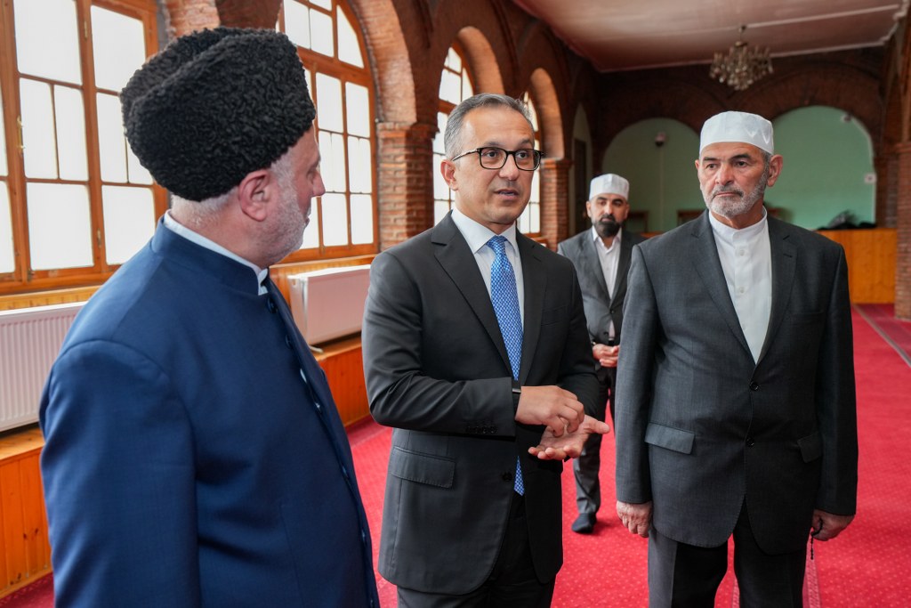 Dövlət Komitəsinin sədri Şəkidə dini icmaların nümayəndələri ilə görüşüb - Image 5