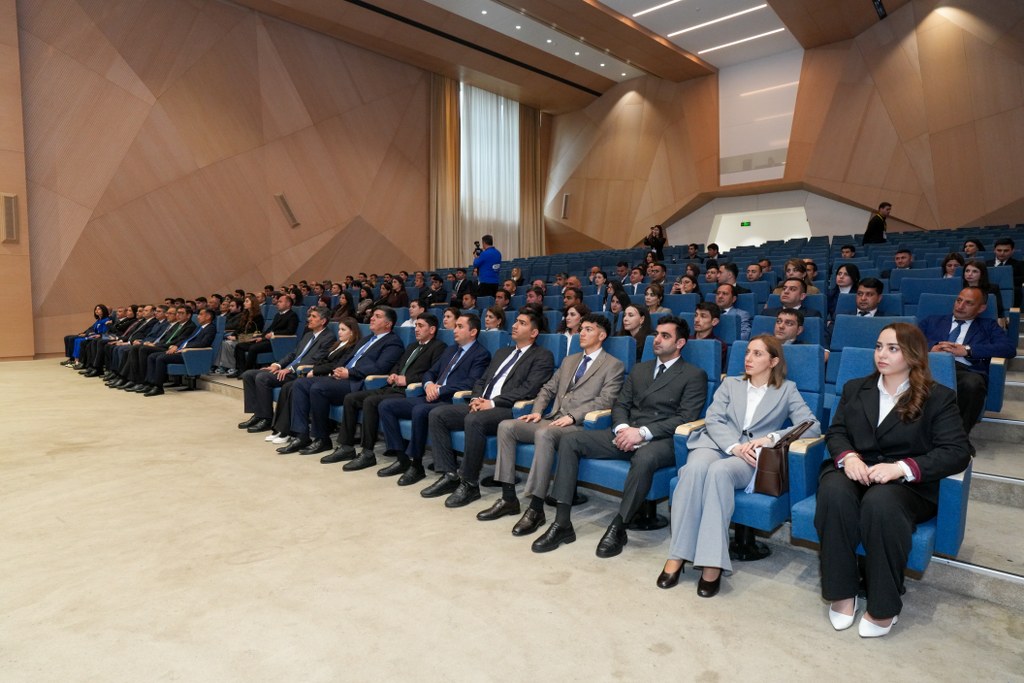 “Dini maarifləndirmə və gənclərlə iş” mövzusunda təlim proqramının açılış mərasimi keçirilib - Image 5