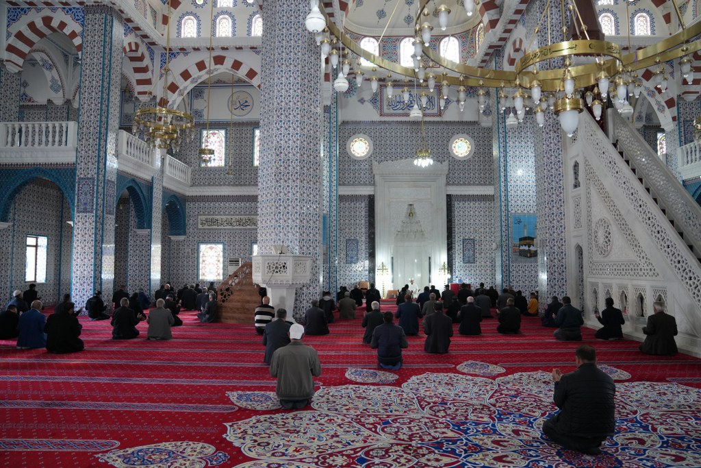 Azərbaycan nümayəndə heyəti İğdırda yerləşən məscidləri ziyarət edib - Image 1