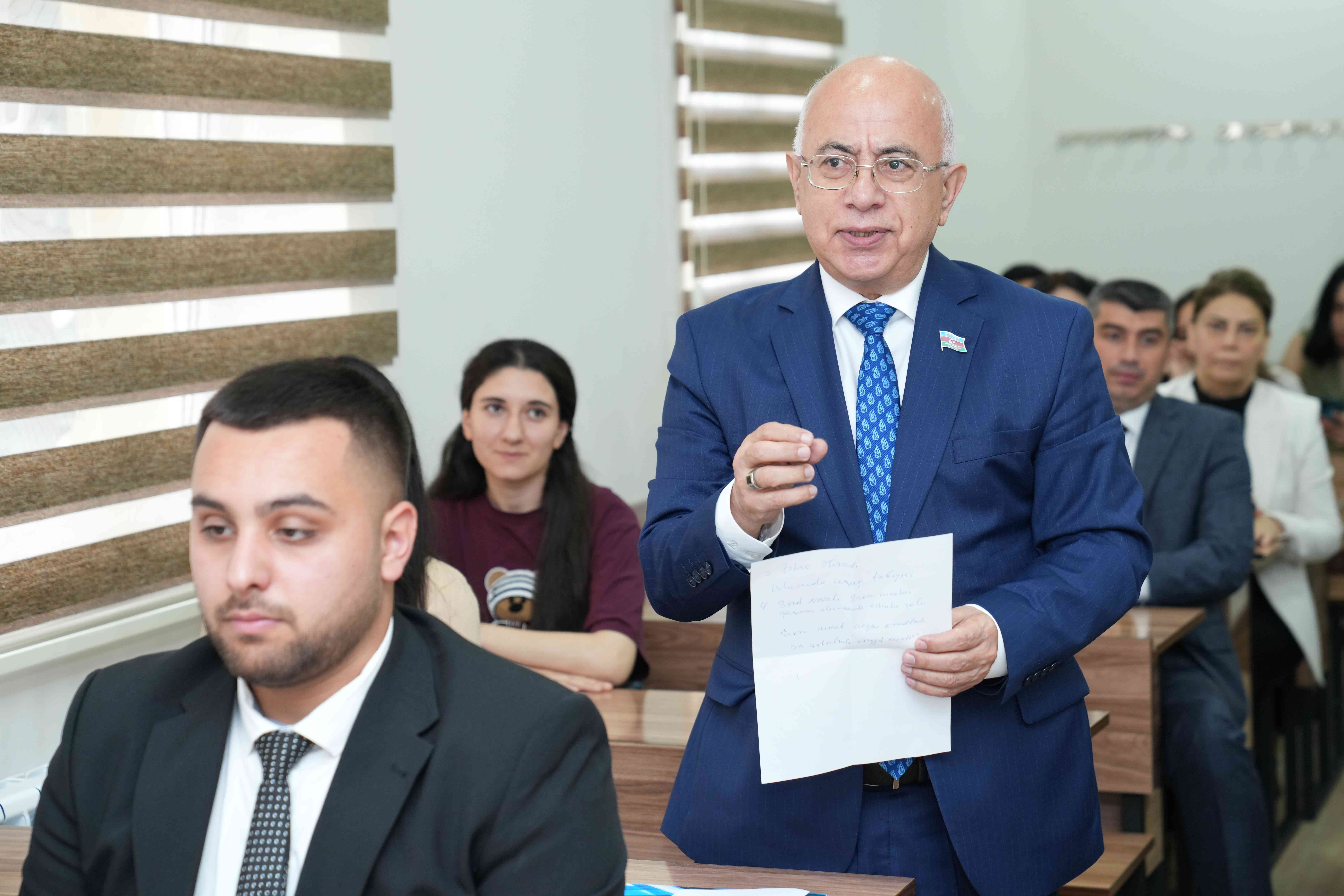 Azərbaycan İlahiyyat İnstitutunda “Ailə dəyərlərimizə gənclərin baxışı” mövzusunda açıq dərs formatında tədbir keçirilib - Image 21