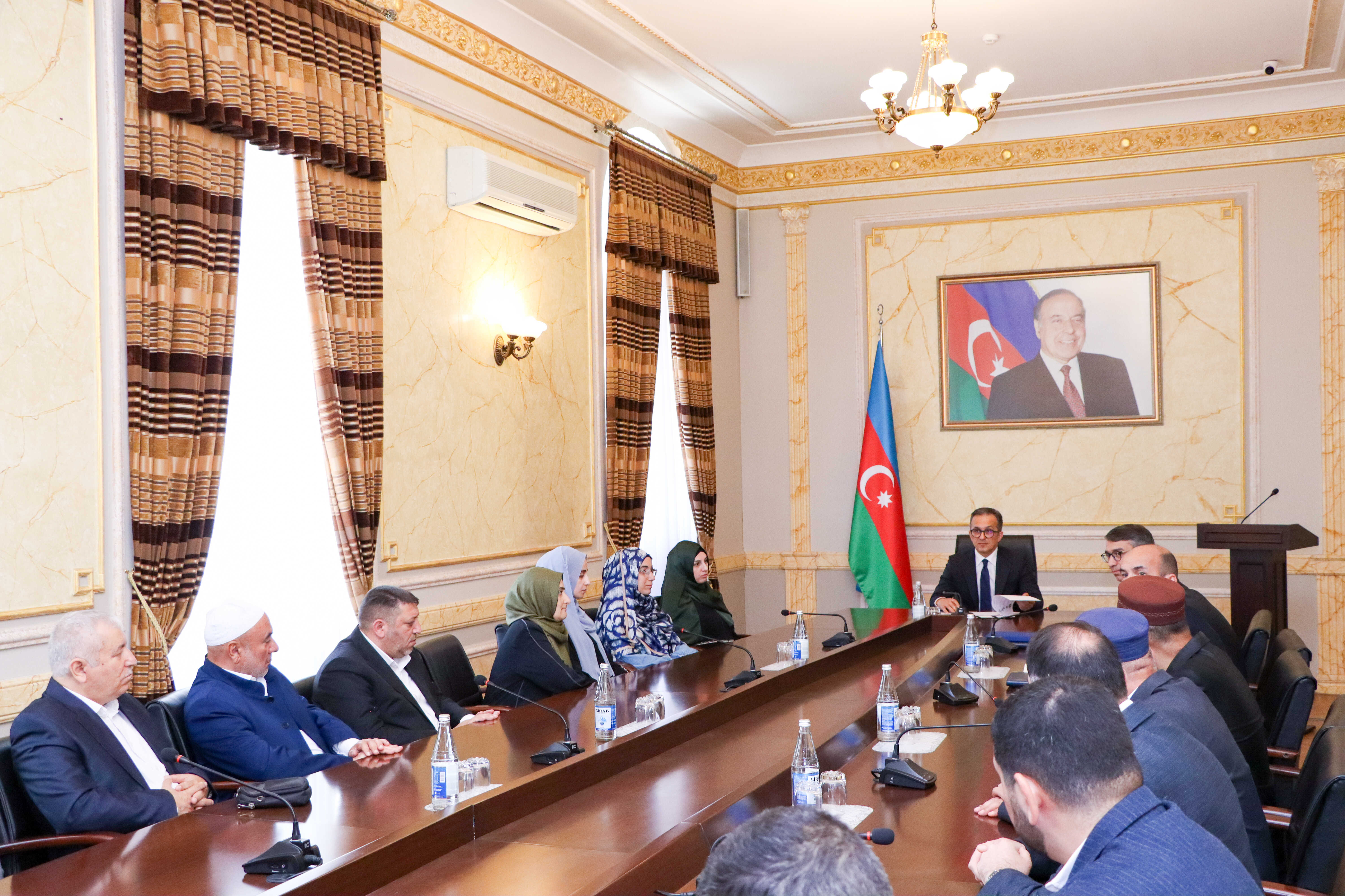 Komitə sədri yeni təyinat alan din xadimləri ilə görüşüb - Image 10
