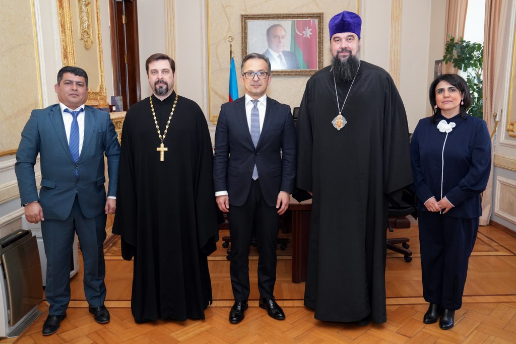 Dövlət Komitəsinin sədri Bakı və Azərbaycan yepiskopu ilə görüşüb - Image 1