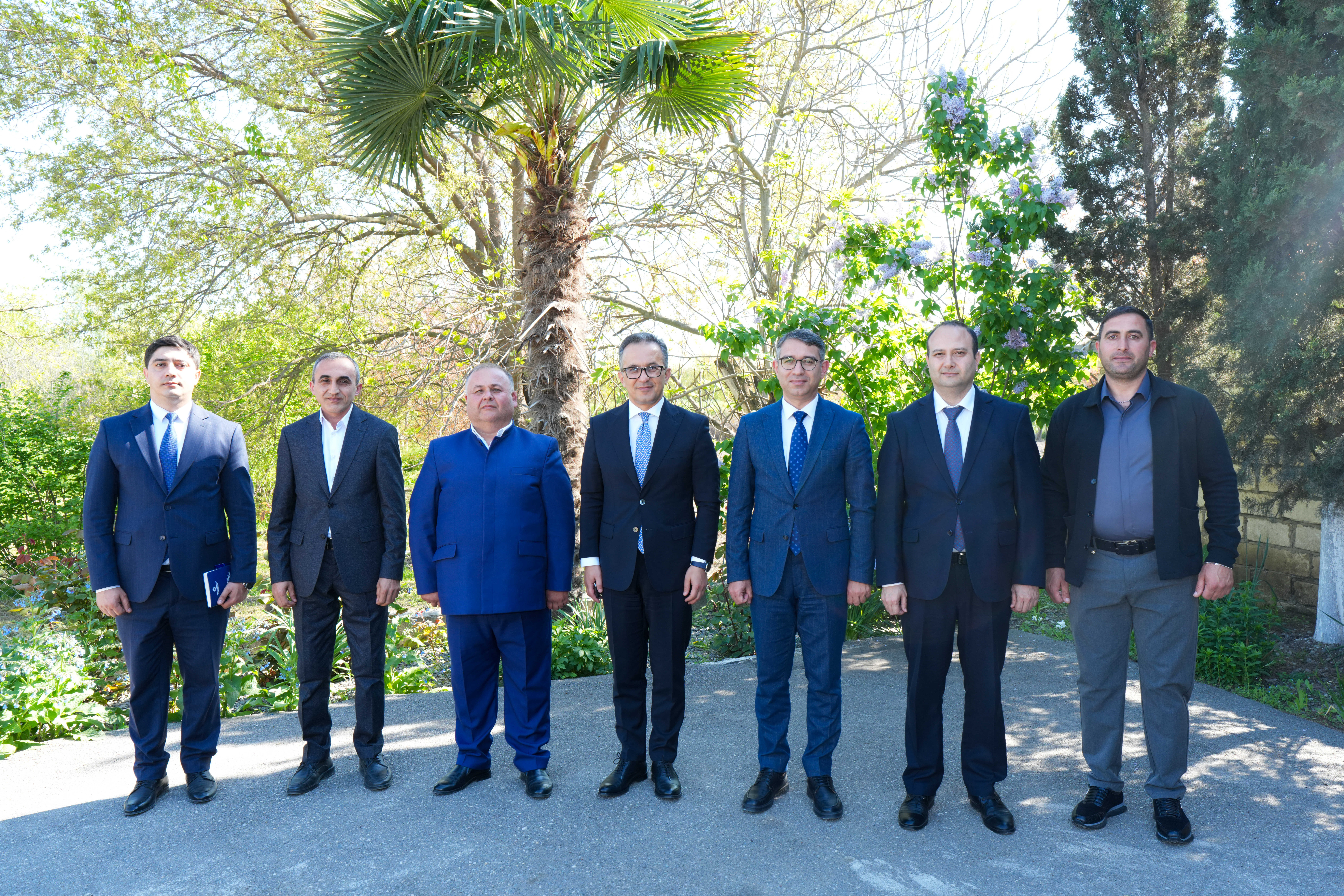 Dövlət Komitəsinin sədri Bərdədə tələbənin ailəsini ziyarət edib
