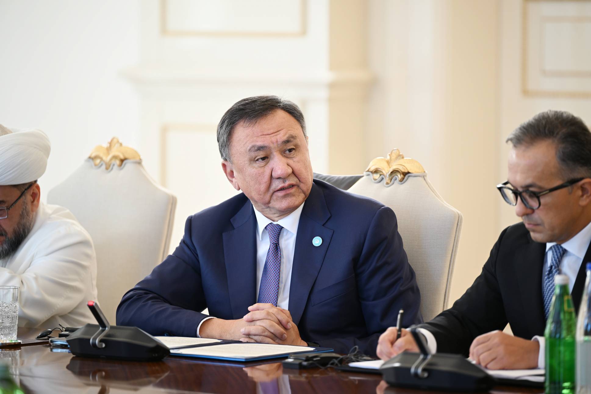 Prezident İlham Əliyev Bakıda keçirilən beynəlxalq konfransların iştirakçılarını qəbul edib - Image 18