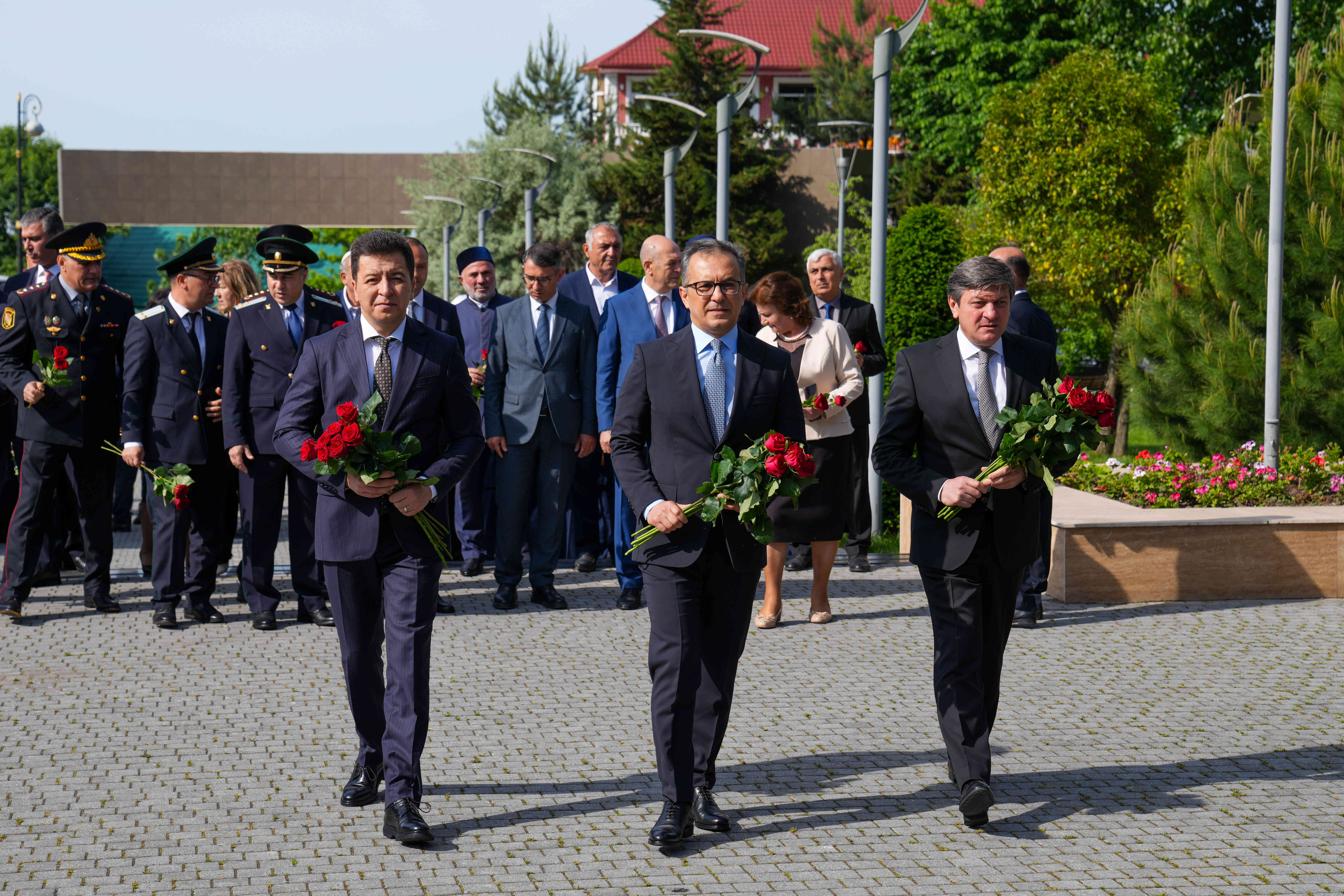 Qəbələdə “Heydər Əliyev və milli-mənəvi dəyərlərə qayıdış” mövzusunda regional konfrans keçirilir - Image 27