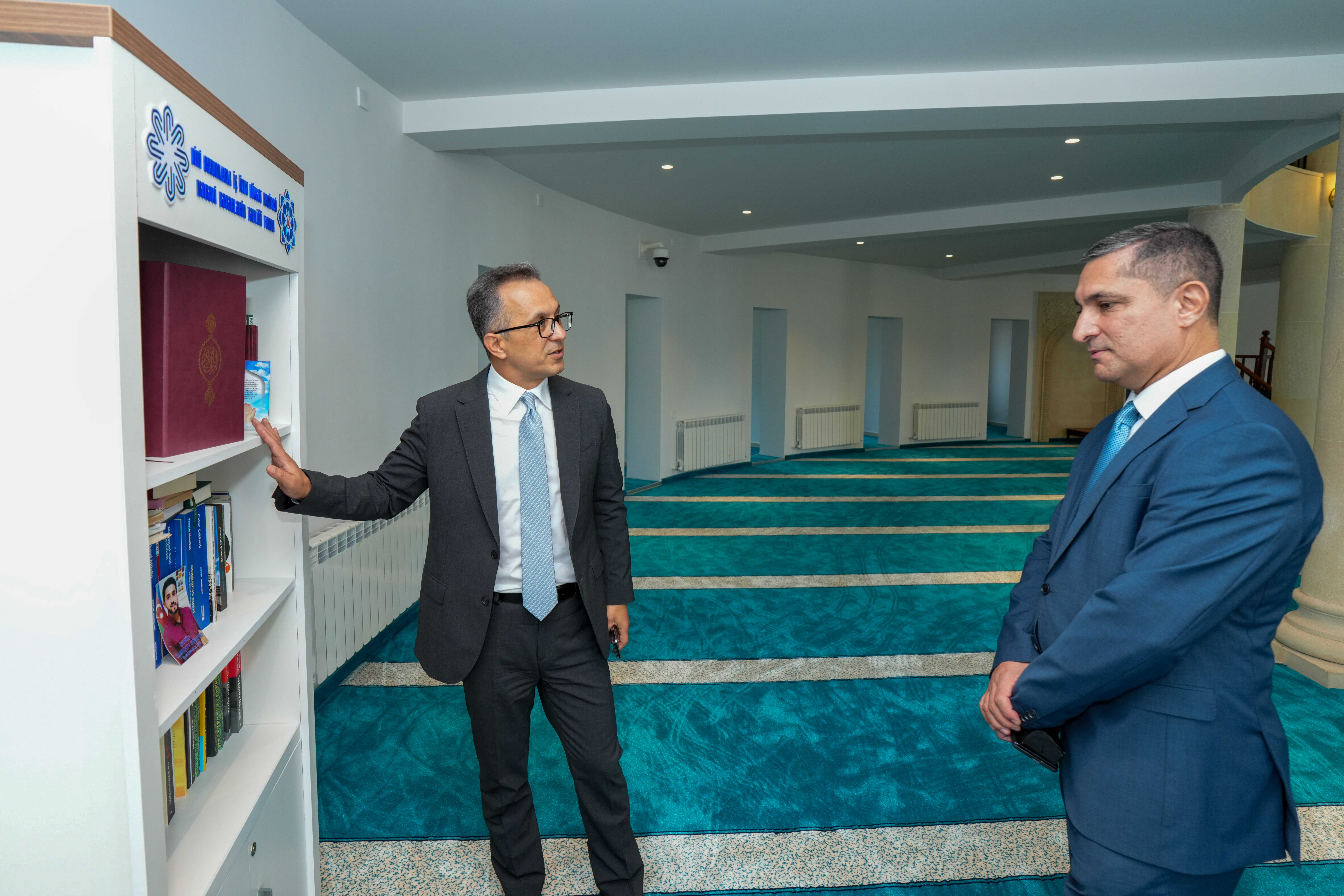 Komitə sədri Xəzər rayonundakı "Pir Həsən" ziyarətgahını və Buzovna “Cümə” məscidini ziyarət edib - Image 6