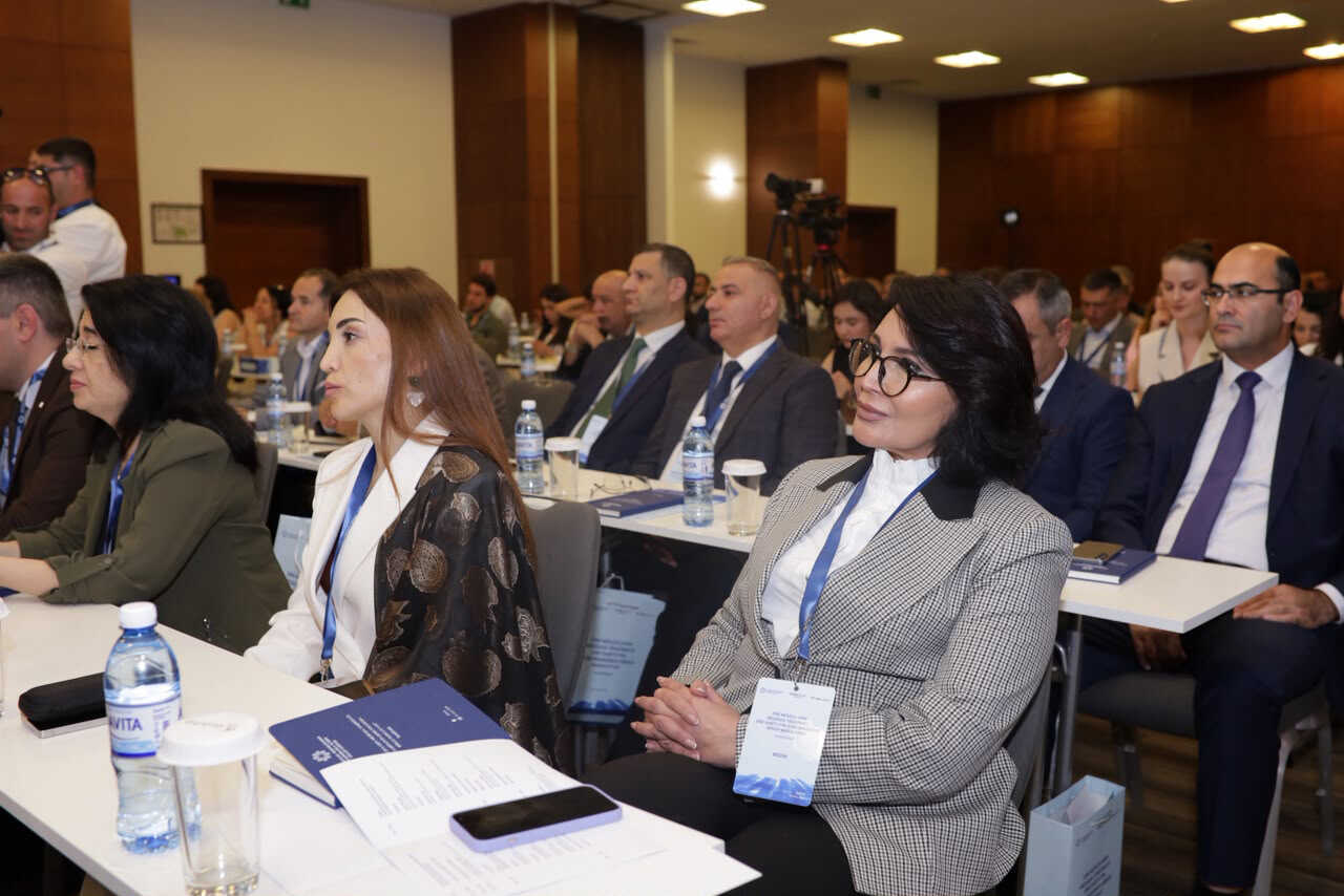 “Dini mövzuların mediada təqdimatı: dini sabitliyin qorunmasında birgə məsuliyyət” mövzusunda konfrans başa çatıb - Image 25