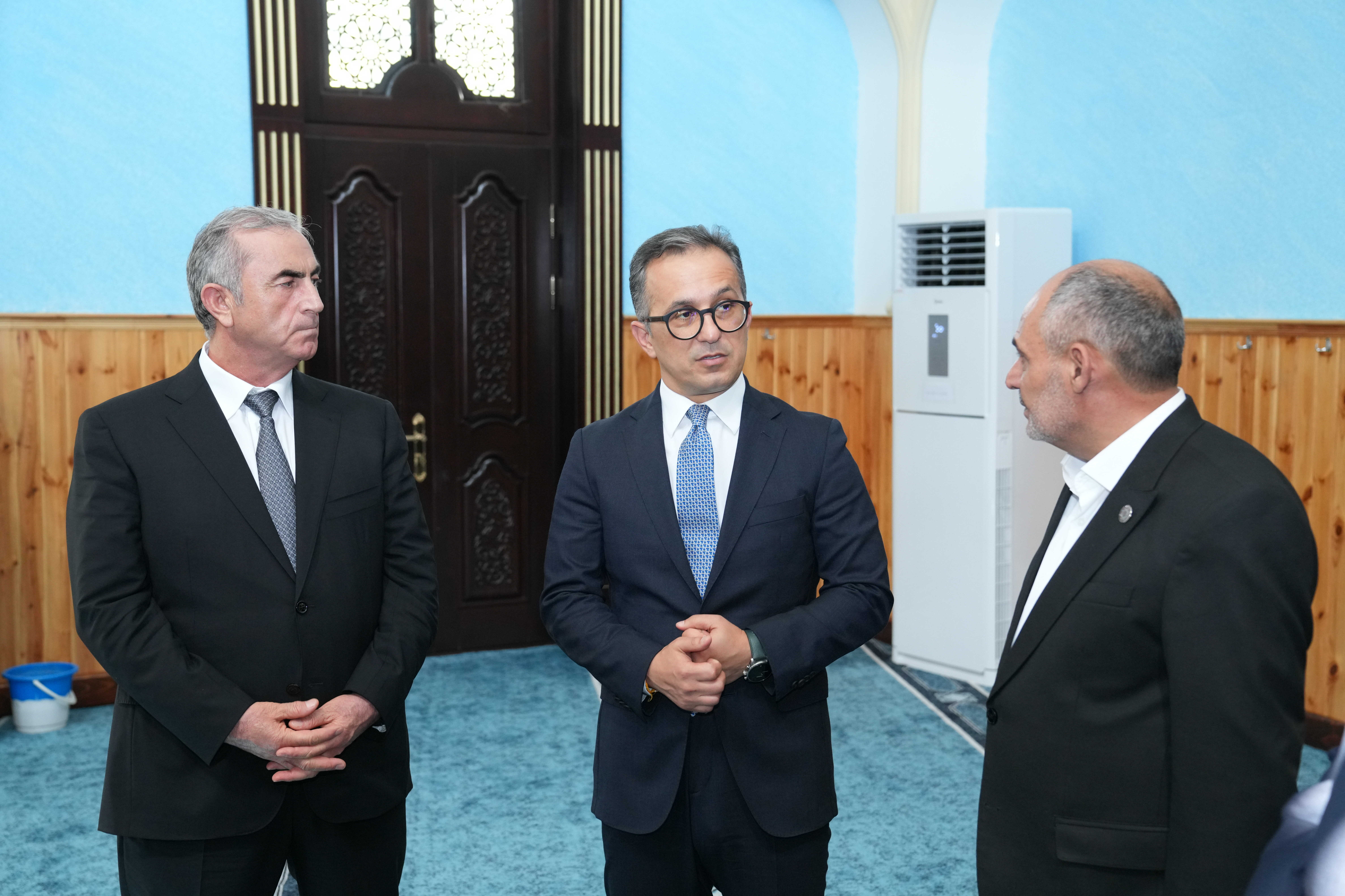 Dövlət Komitəsinin sədri Hacıqabul rayonundakı məscidləri ziyarət edib - Image 9