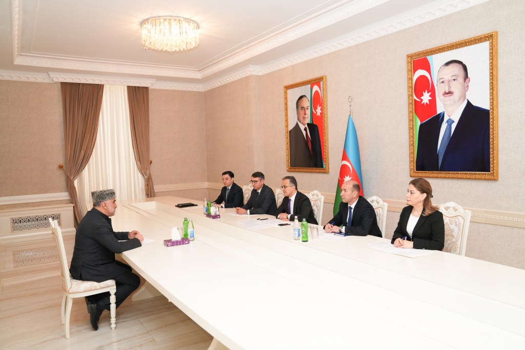 Dövlət Komitəsinin sədri Abşeronda vətəndaşları qəbul edib - Image 21