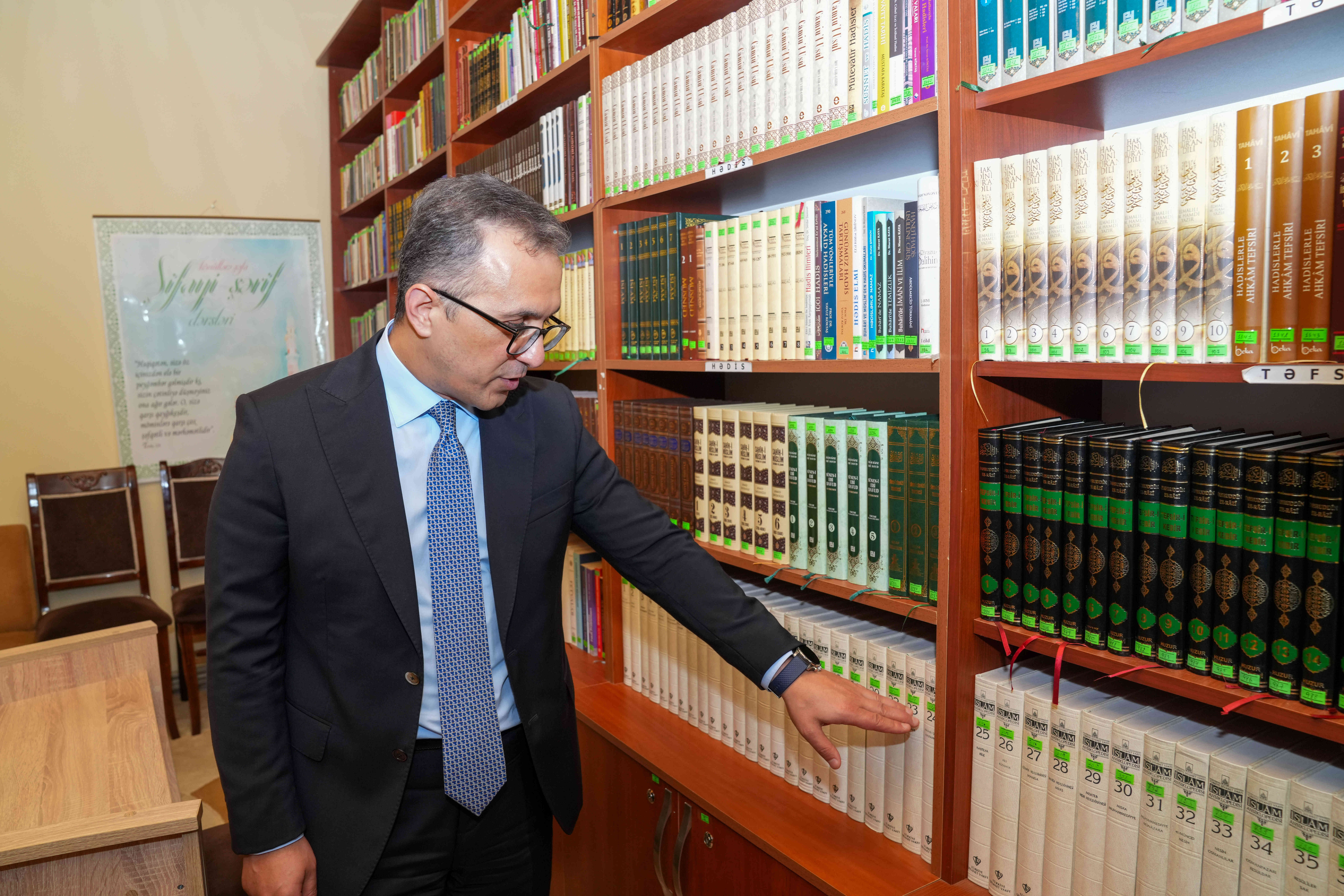 Komitə sədri Qəbələ şəhərindəki məscidlərin fəaliyyəti ilə tanış olub - Image 11