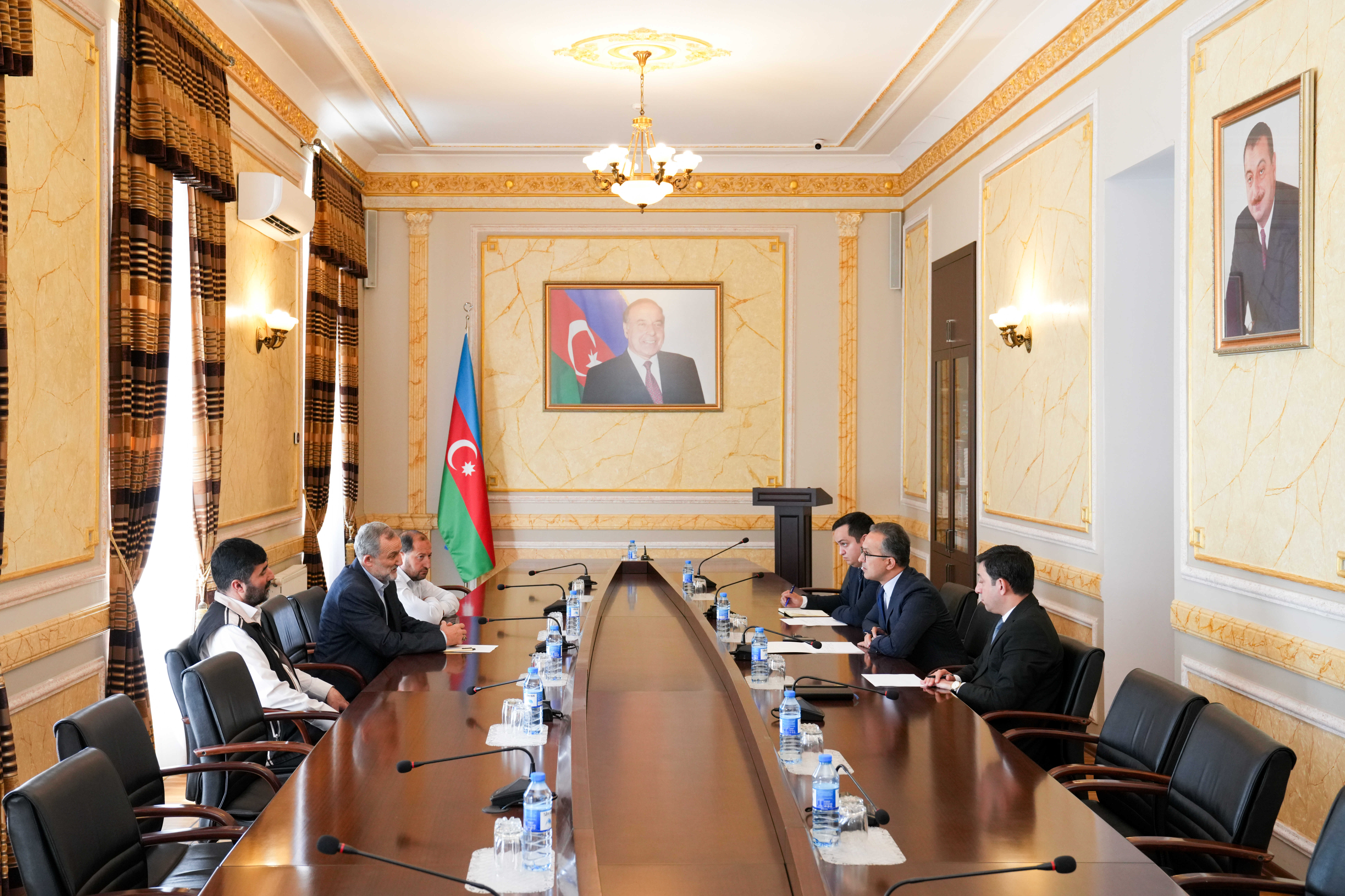 Dövlət Komitəsinin sədri Bakı şəhərində vətəndaşların müraciətlərini dinləyib - Image 1