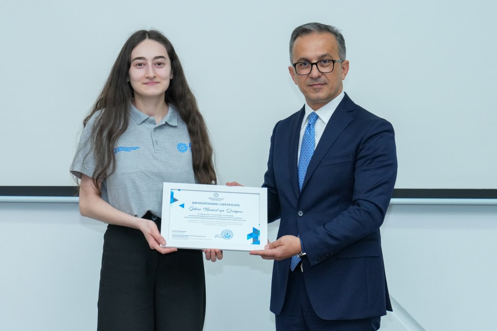 Dövlət Komitəsində təcrübə keçmiş AMİN könüllülərinə sertifikatlar təqdim olunub - Image 9