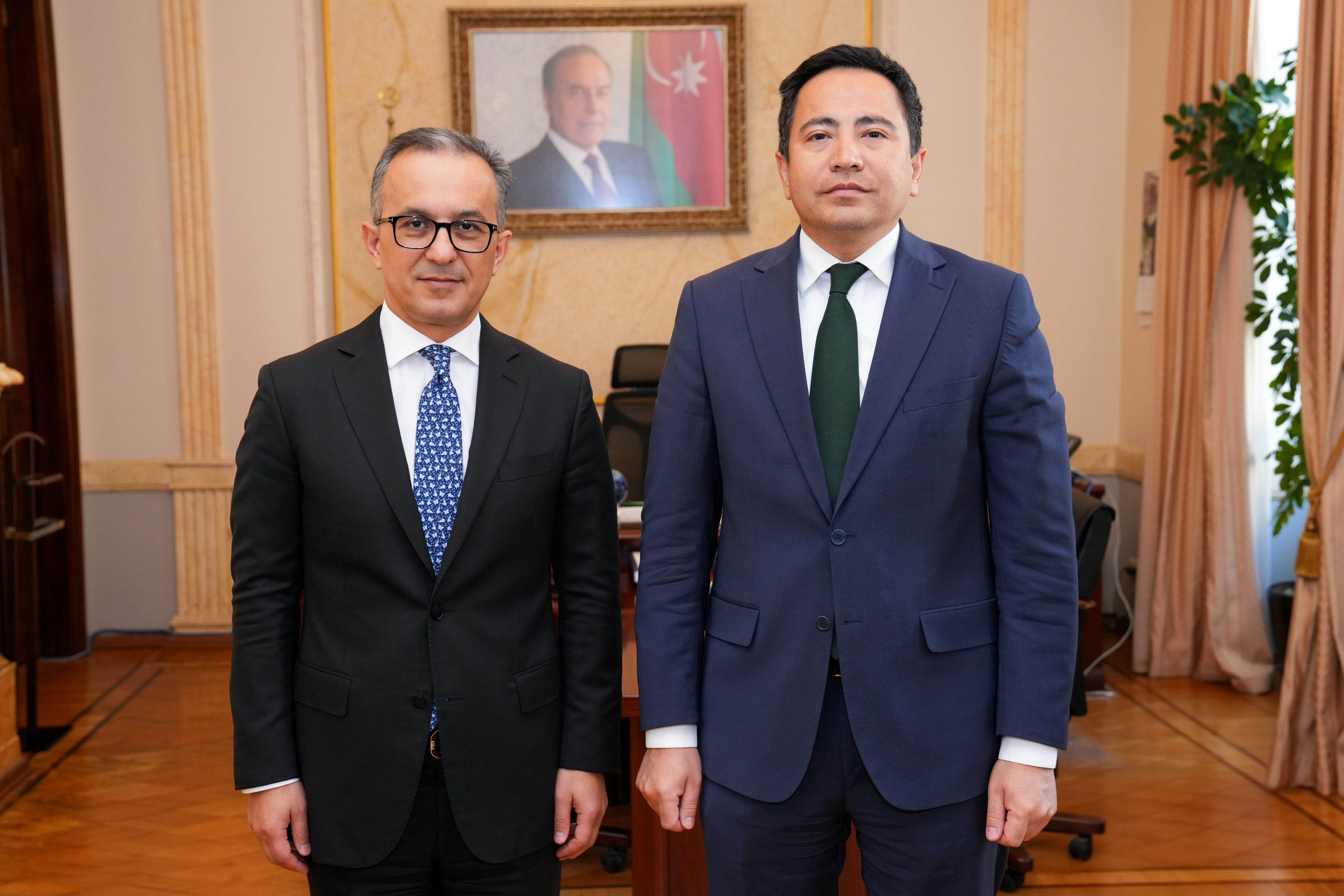 Dövlət Komitəsinin sədri Qazaxıstan səfiri ilə görüşüb