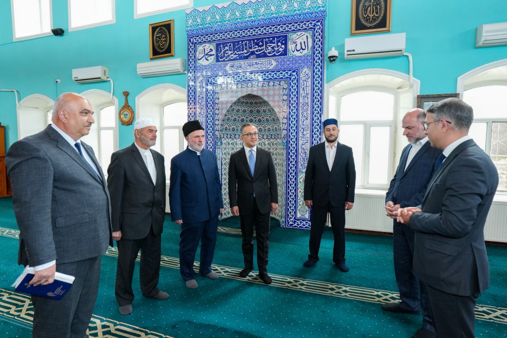 Dövlət Komitəsinin sədri Şəkidə dini icmaların nümayəndələri ilə görüşüb - Image 2