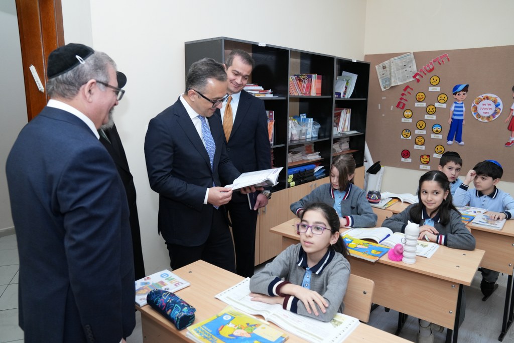 Komitə sədri “Xabad-Or-Avner” Təhsil Mərkəzində olub - Image 3