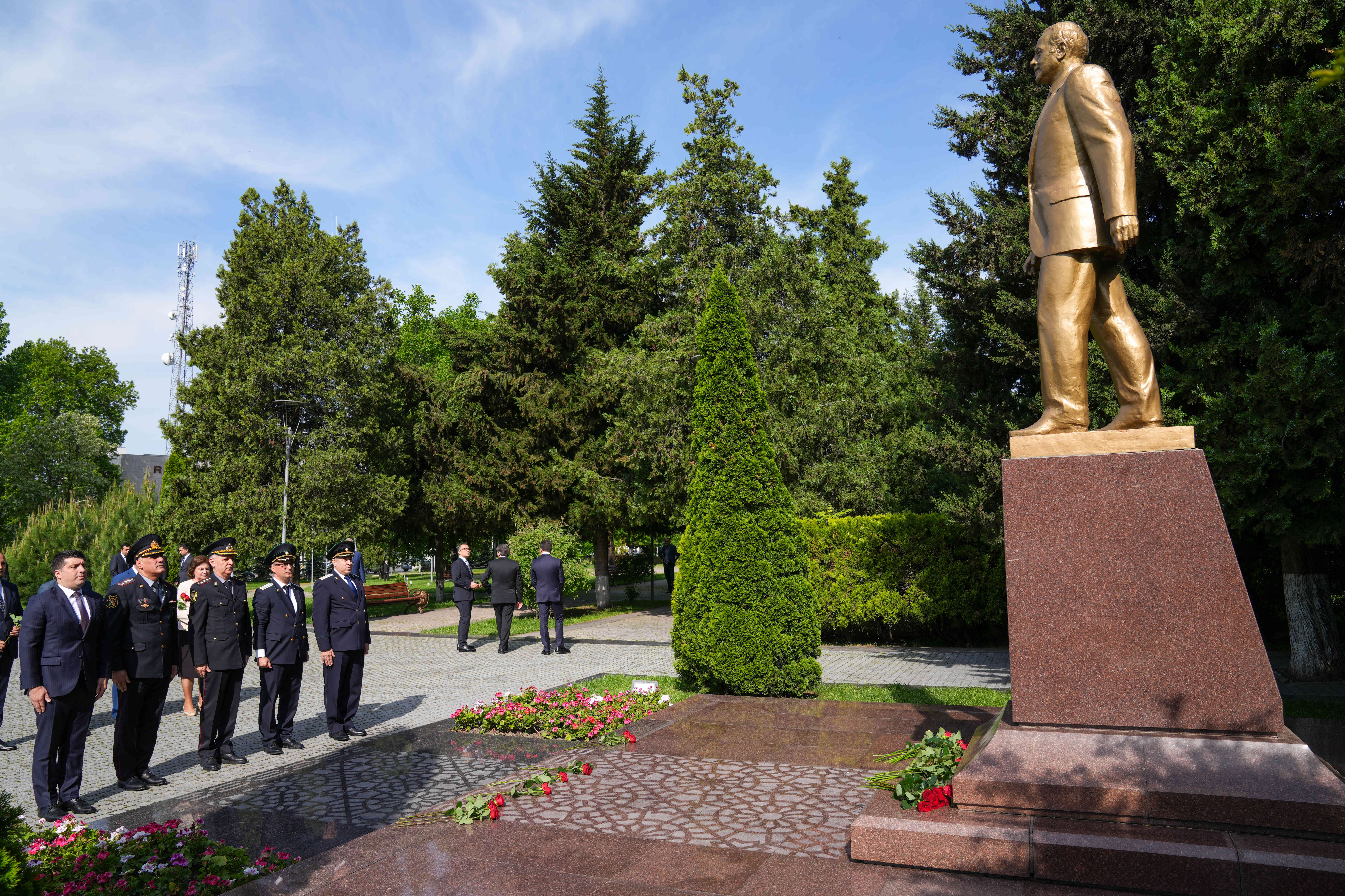 Qəbələdə “Heydər Əliyev və milli-mənəvi dəyərlərə qayıdış” mövzusunda regional konfrans keçirilir - Image 22